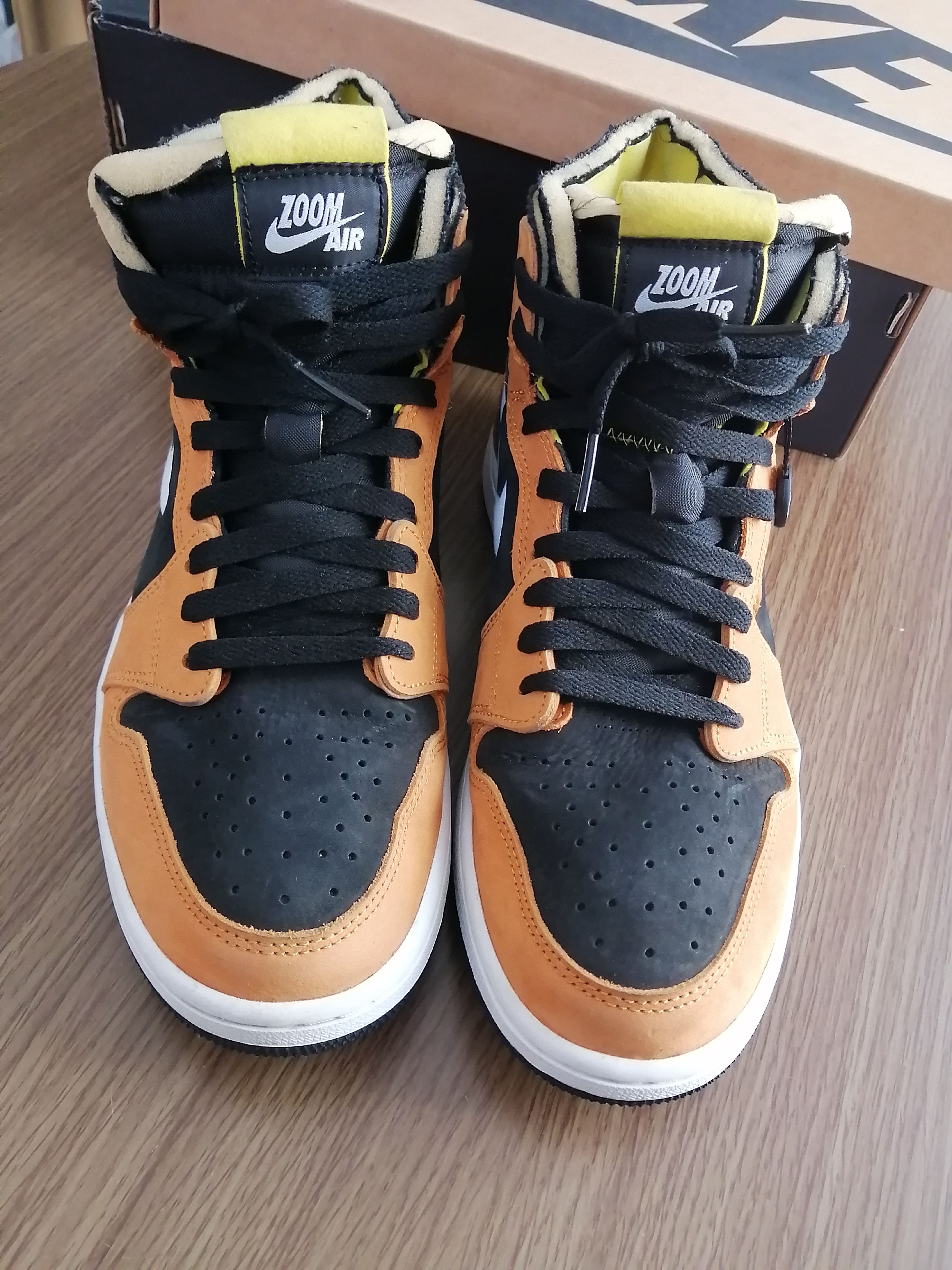 Nike Air Jordan 1 High Zoom "Monarch Orange"
