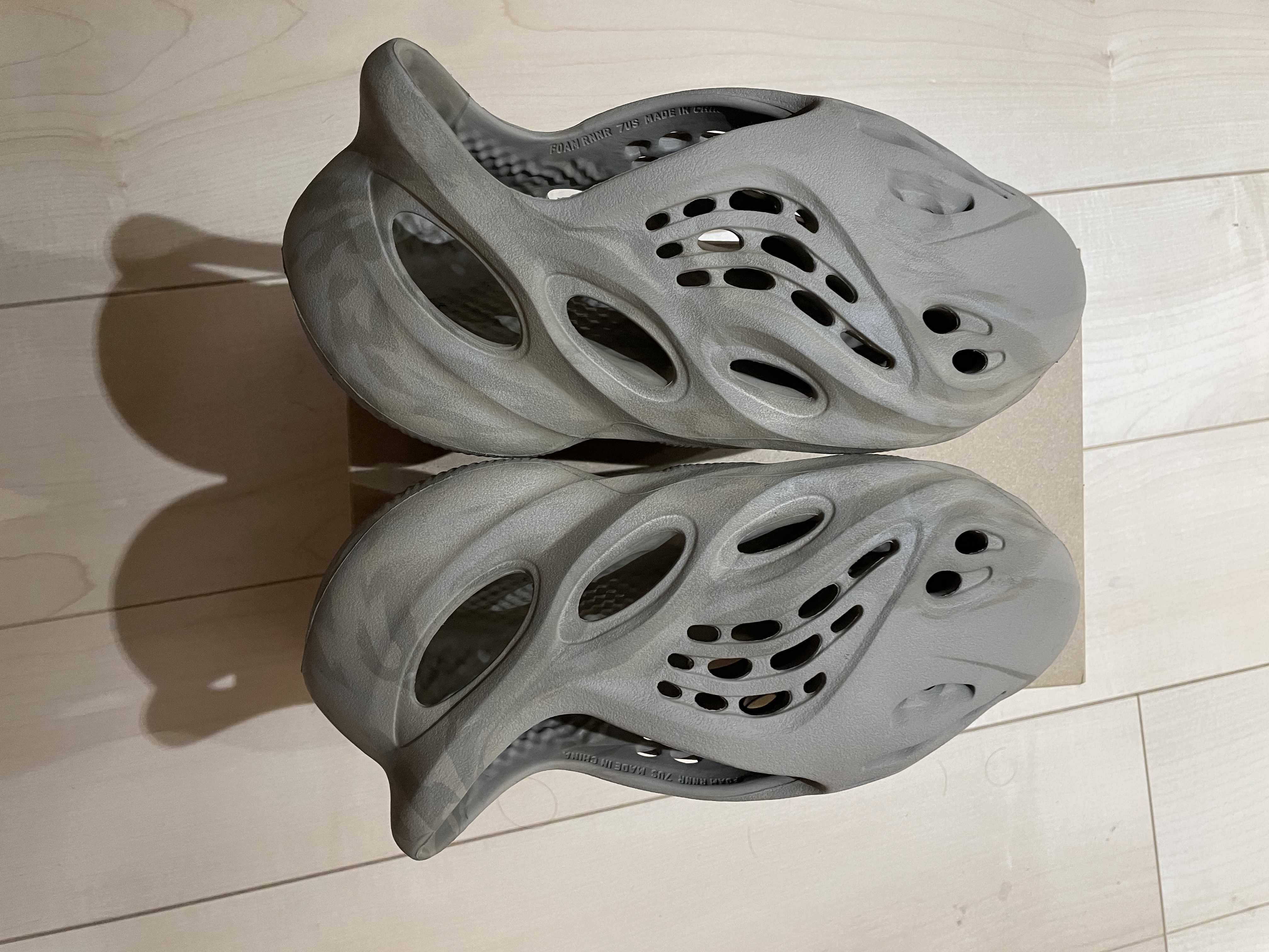 adidas YEEZY Foam Runner "Stone Sage"