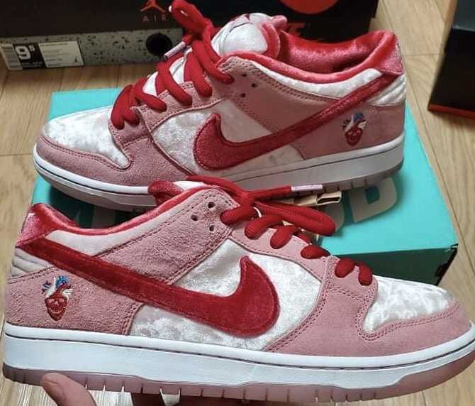 Strangelove × Nike SB Dunk Low "Valentine’s Day"