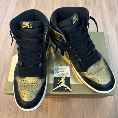 Nike Air Jordan 1 Retro High OG "Black and Gold"