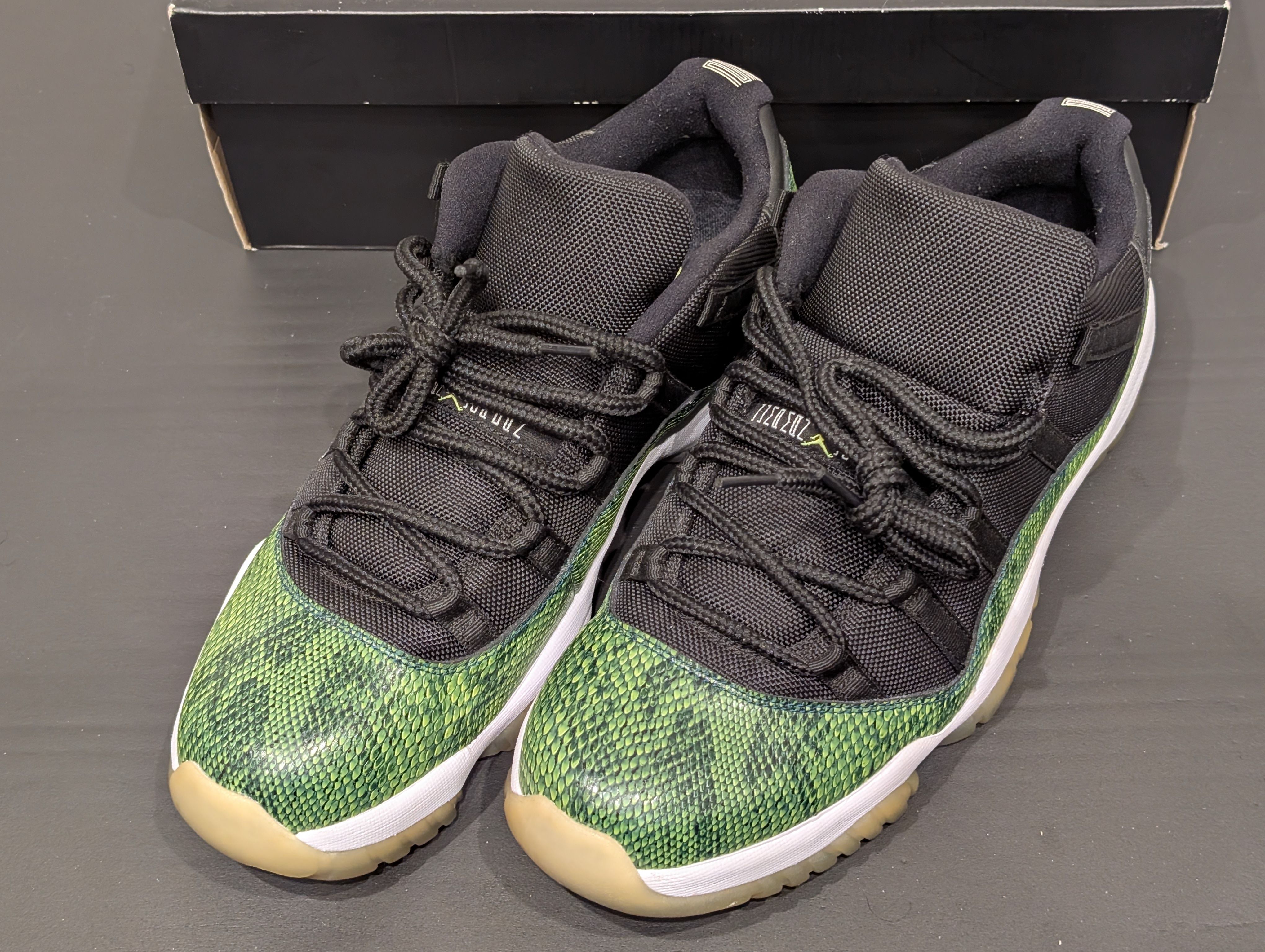 NIKE AIR JORDAN 11 RETRO LOW GREEN SNAKESKIN