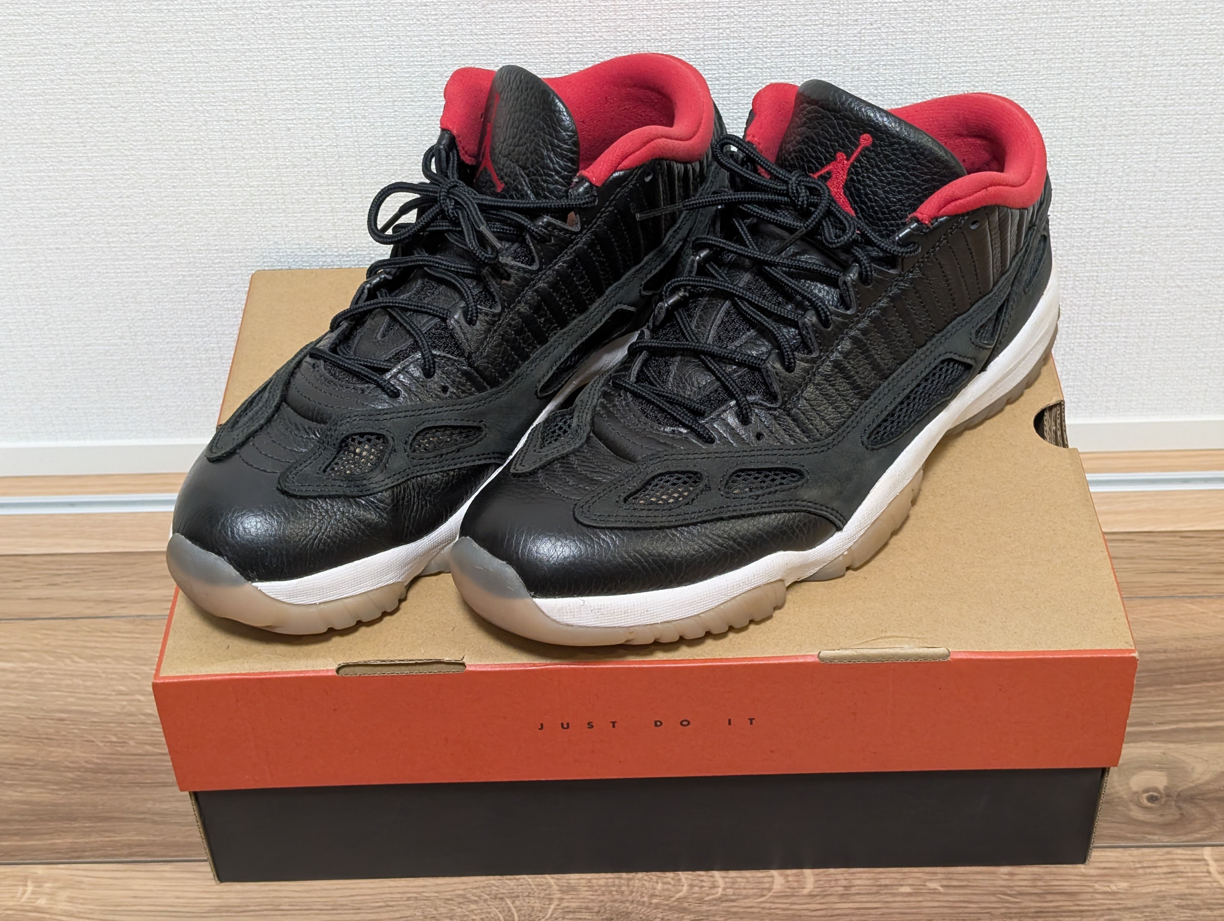 Air Jordan 11 Low IE "Bred"