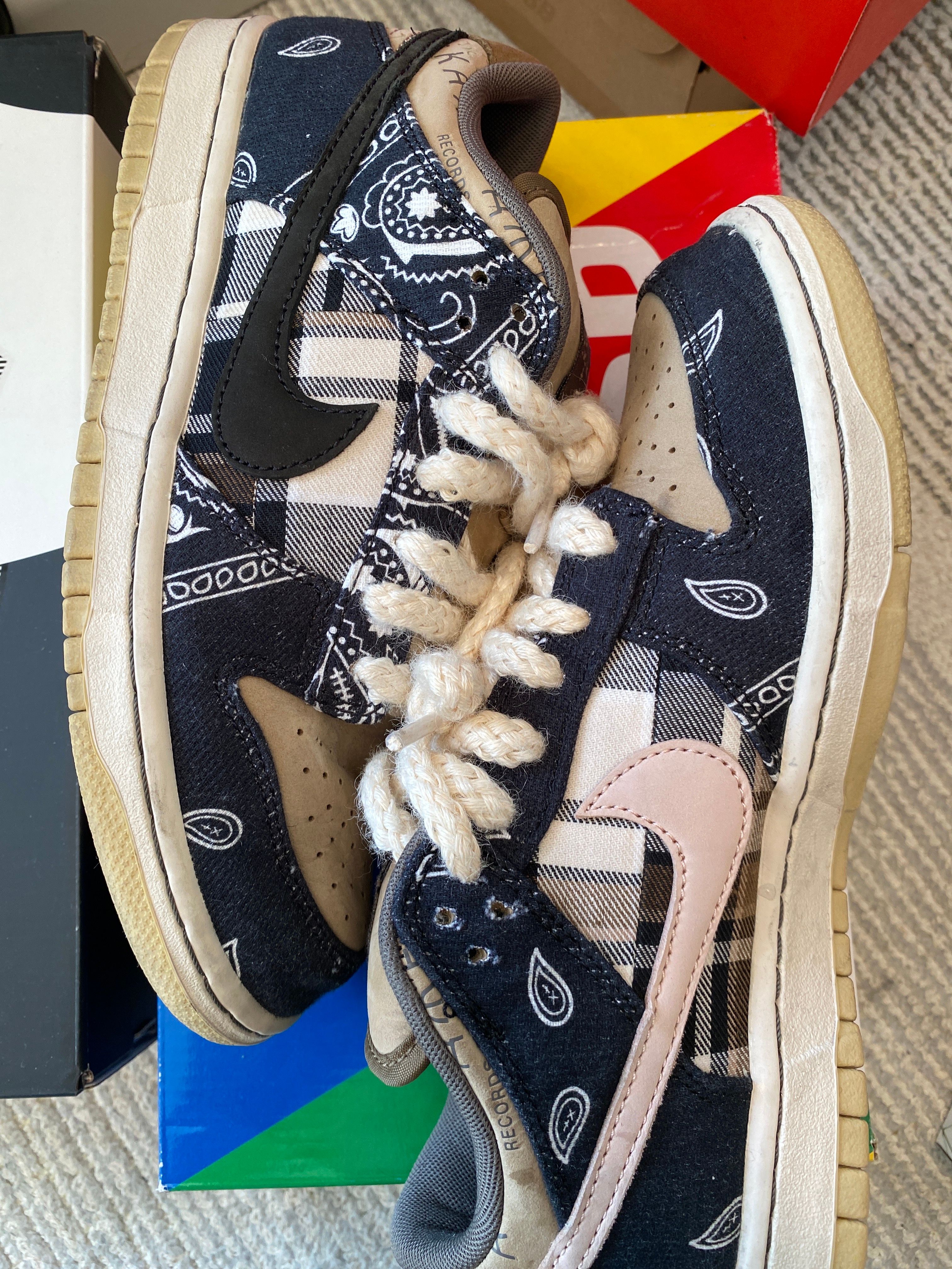 Travis Scott × Nike SB Dunk Low "Black/Parachute Beige"