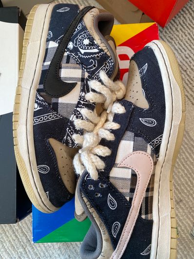 Travis Scott × Nike SB Dunk Low "Black/Parachute Beige"