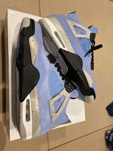 Nike Air Jordan 4 "University Blue"