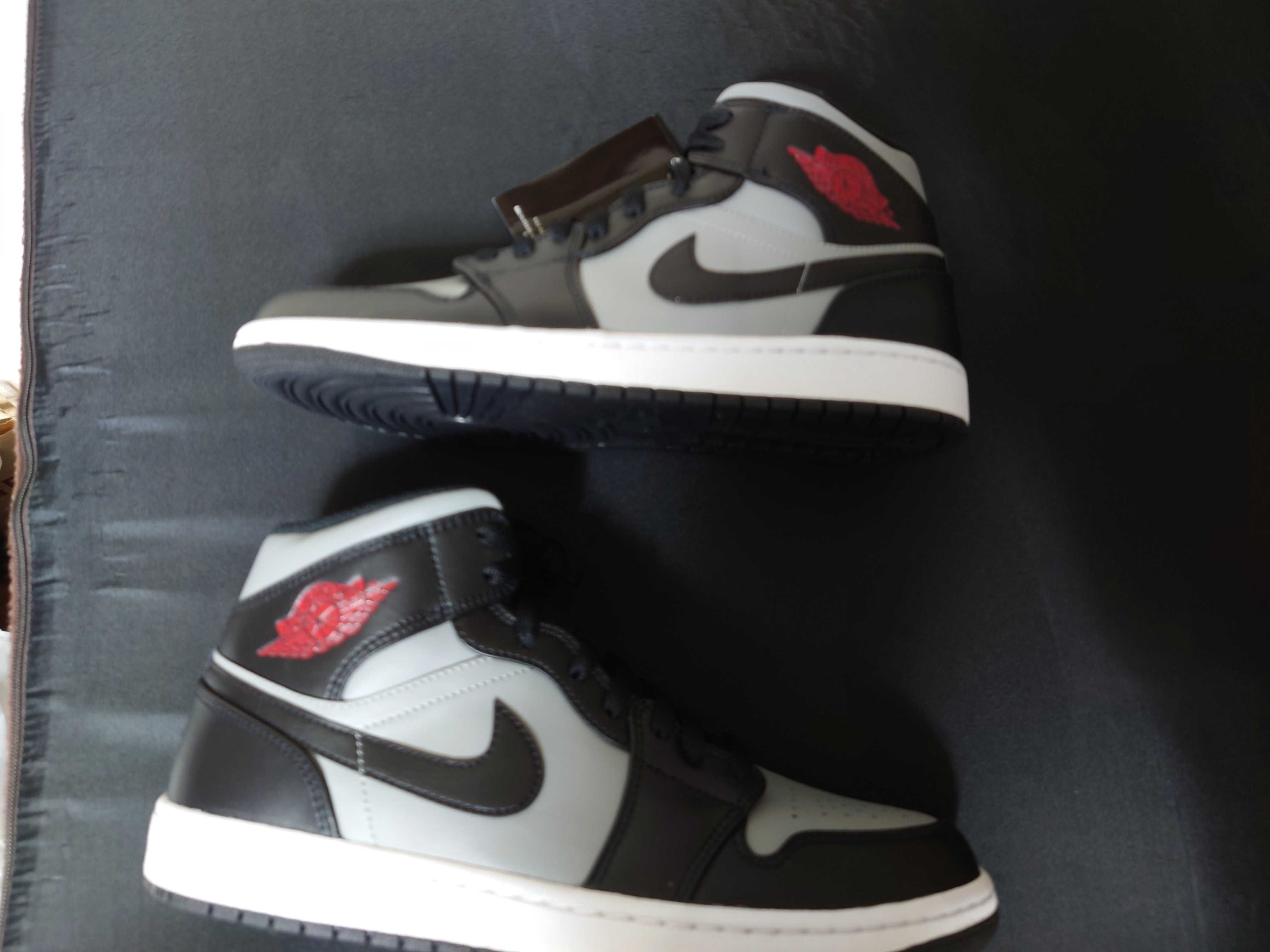 Nike Air Jordan 1 Mid "Shadow"