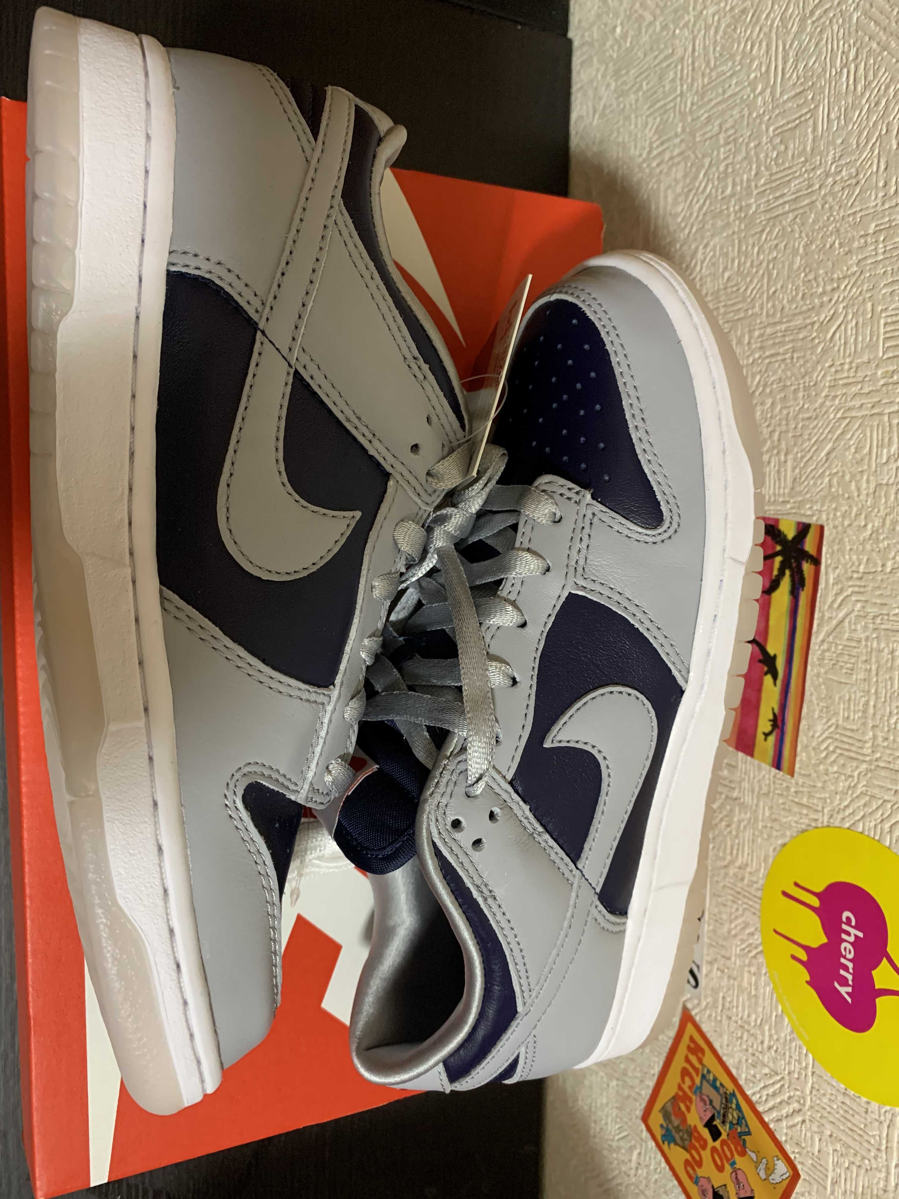 NIKE Women's DUNK LOW "COLLEGE NAVY"