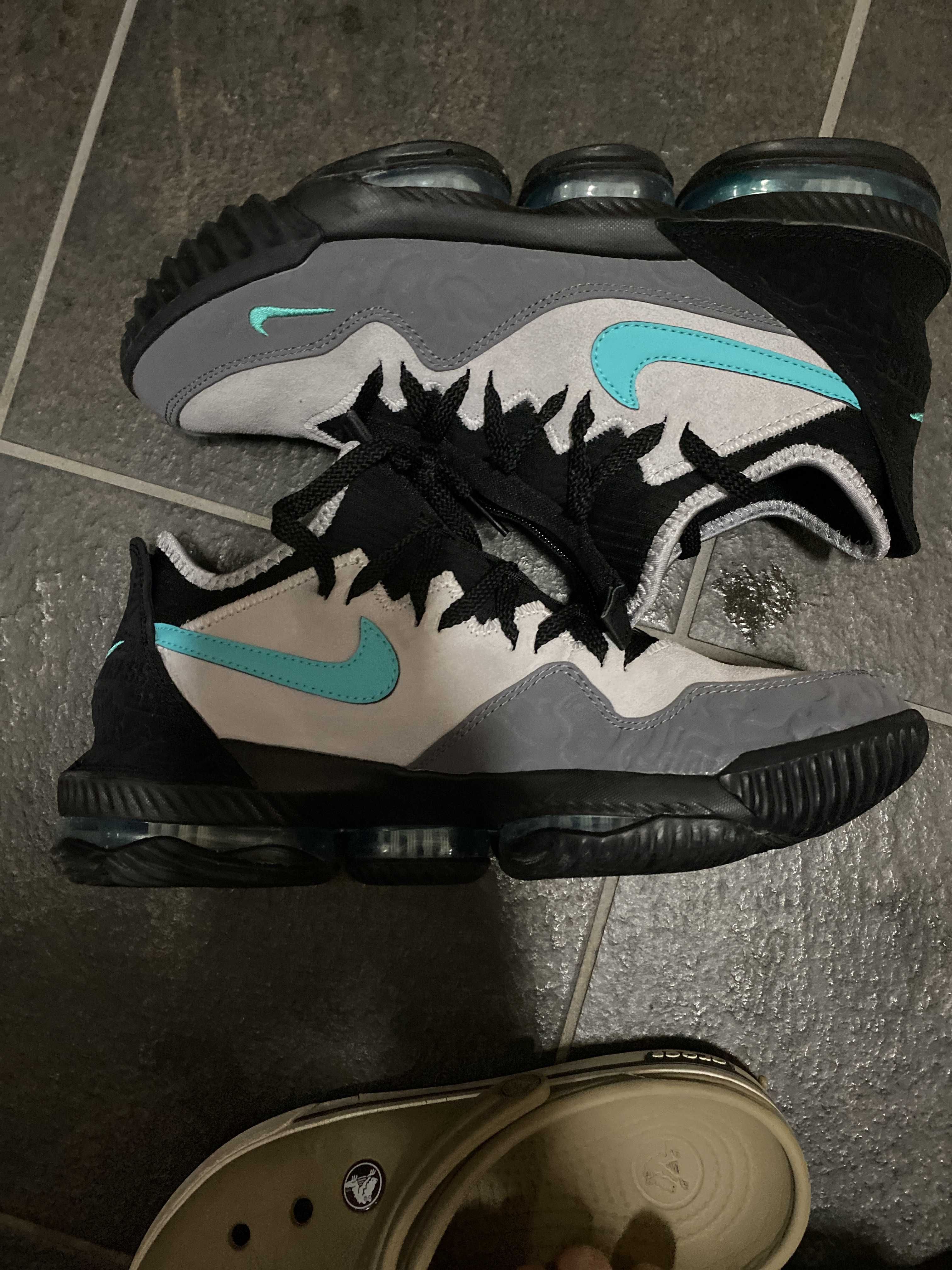 atmos × Nike LeBron 16 "Clear Jade"