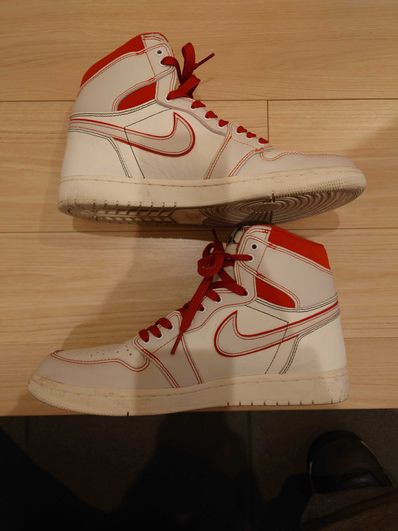 Nike Air Jordan 1 Retro High OG "Sail/University Red"
