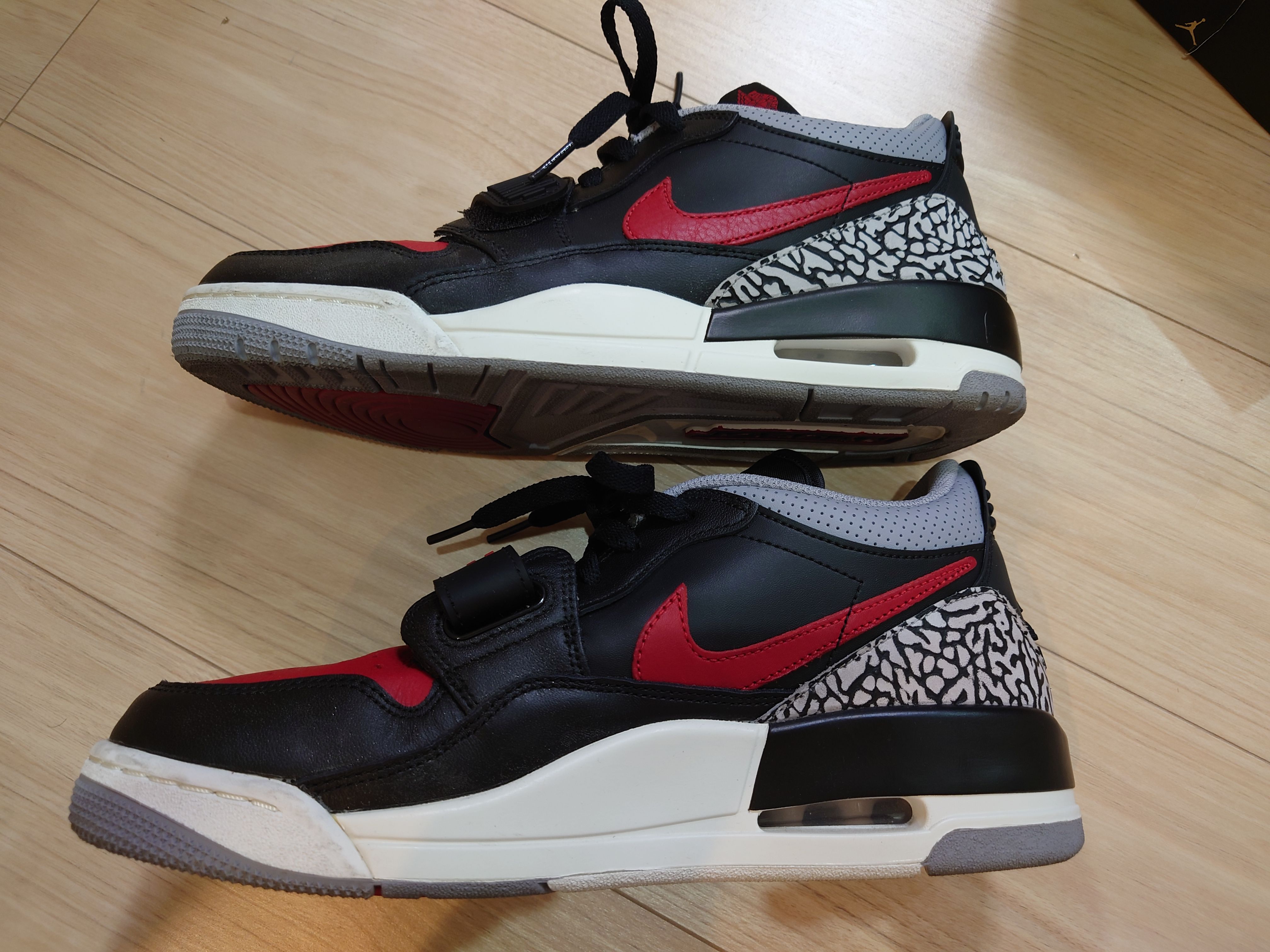 NIKE AIR JORDAN LEGACY 312 LOW BLACK/UNIVERSITY RED