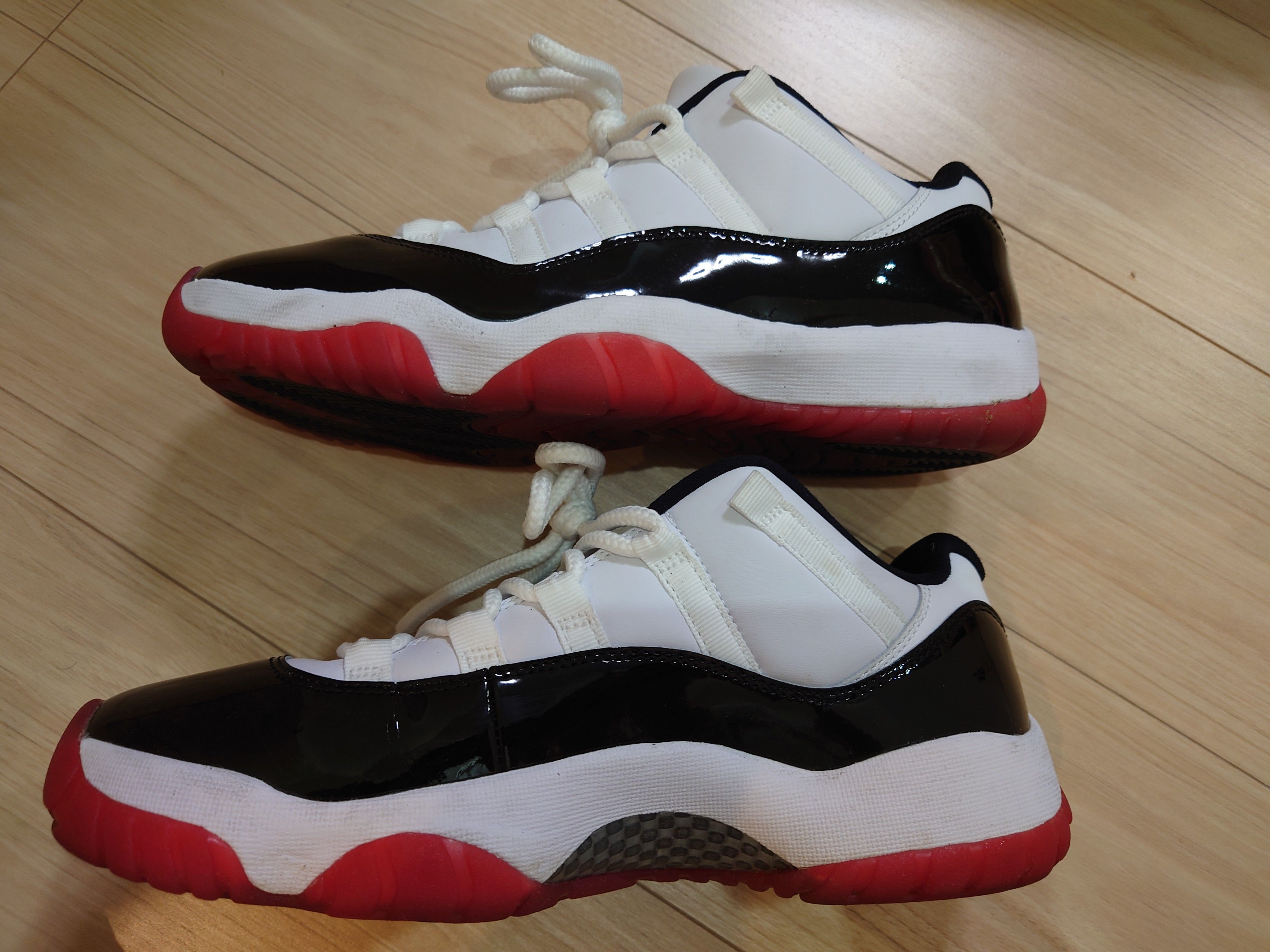 Nike Air Jordan 11 Low "Gym Red"