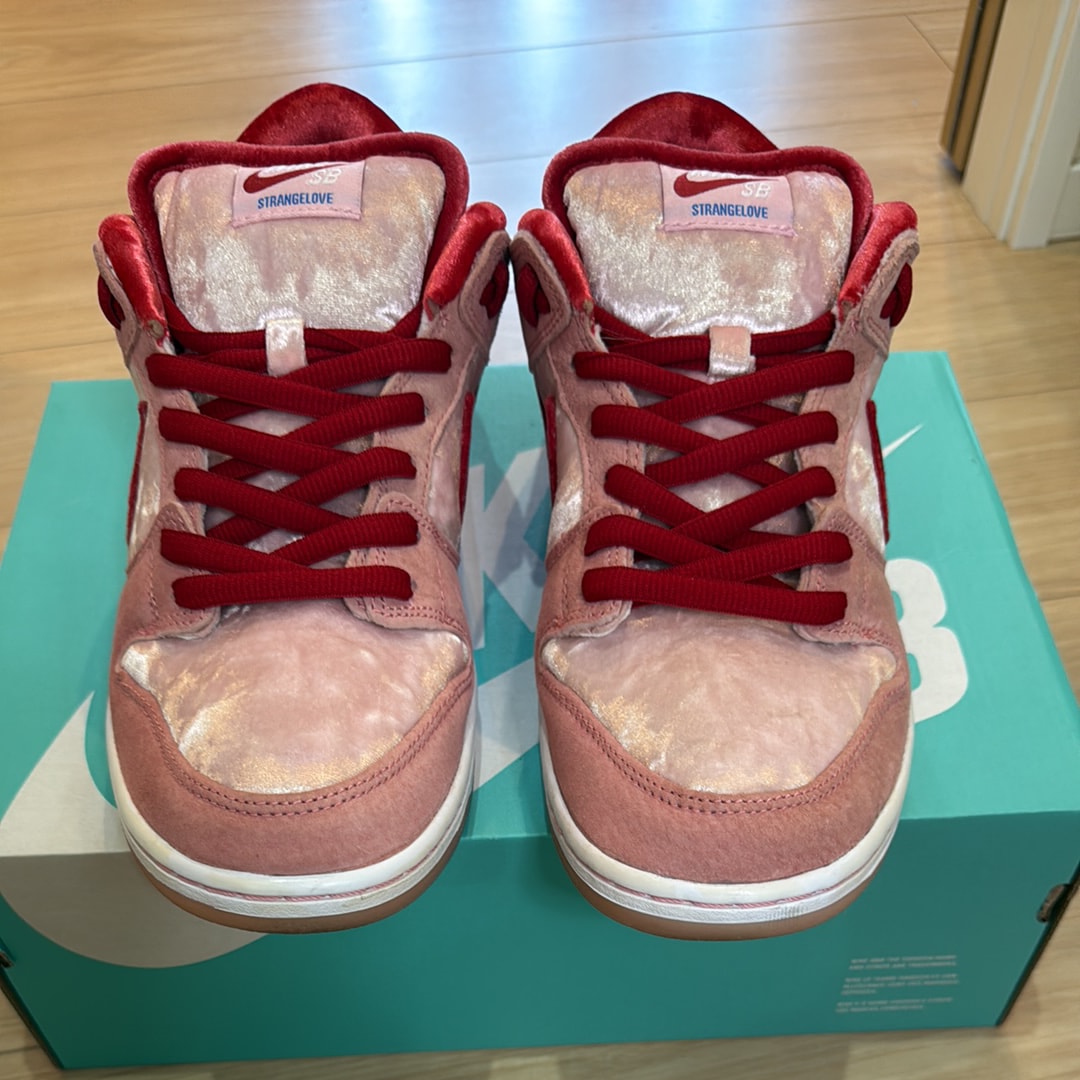Strangelove × Nike SB Dunk Low "Valentine’s Day"