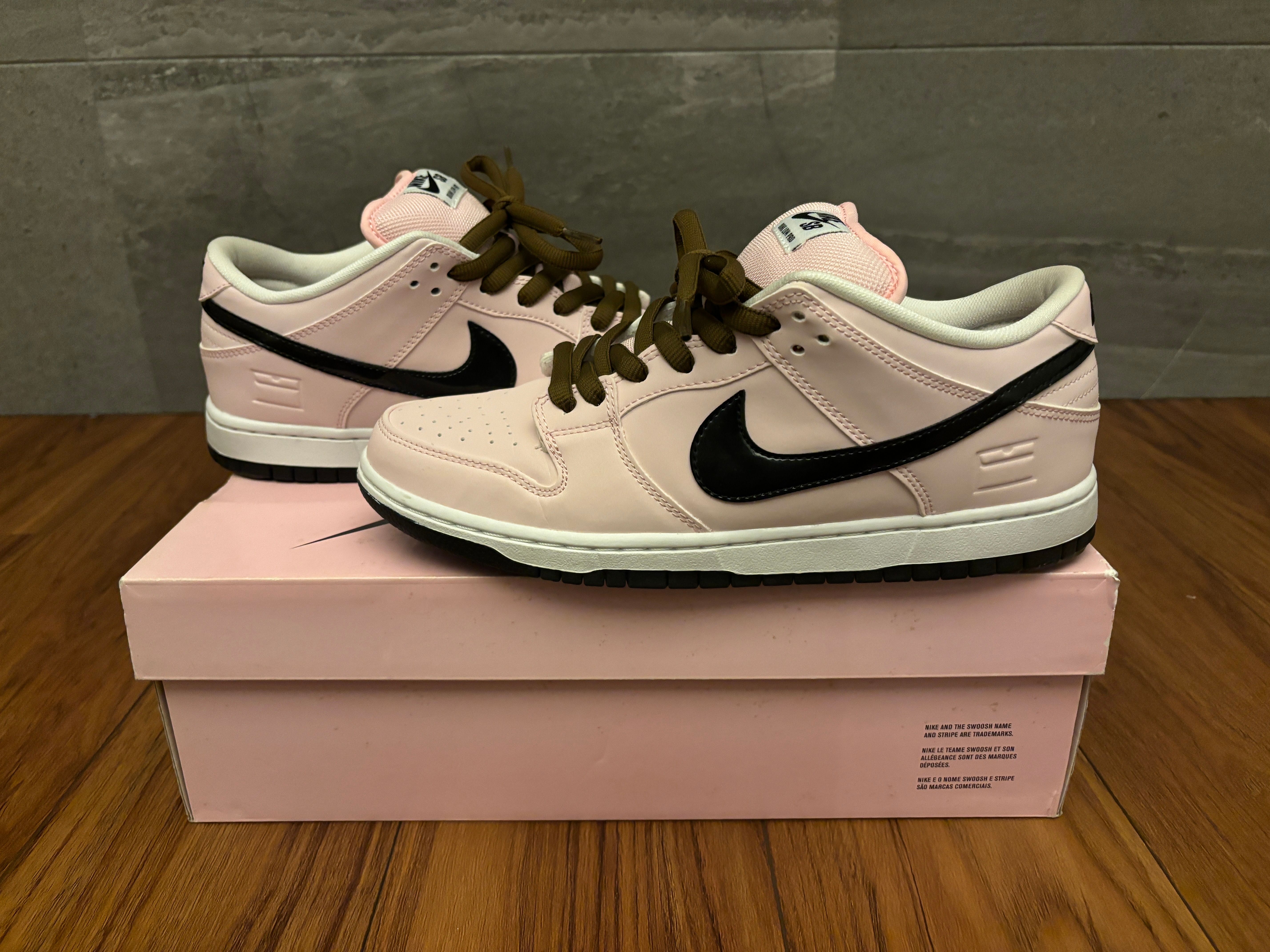 Nike SB Dunk Low "Pink Box"