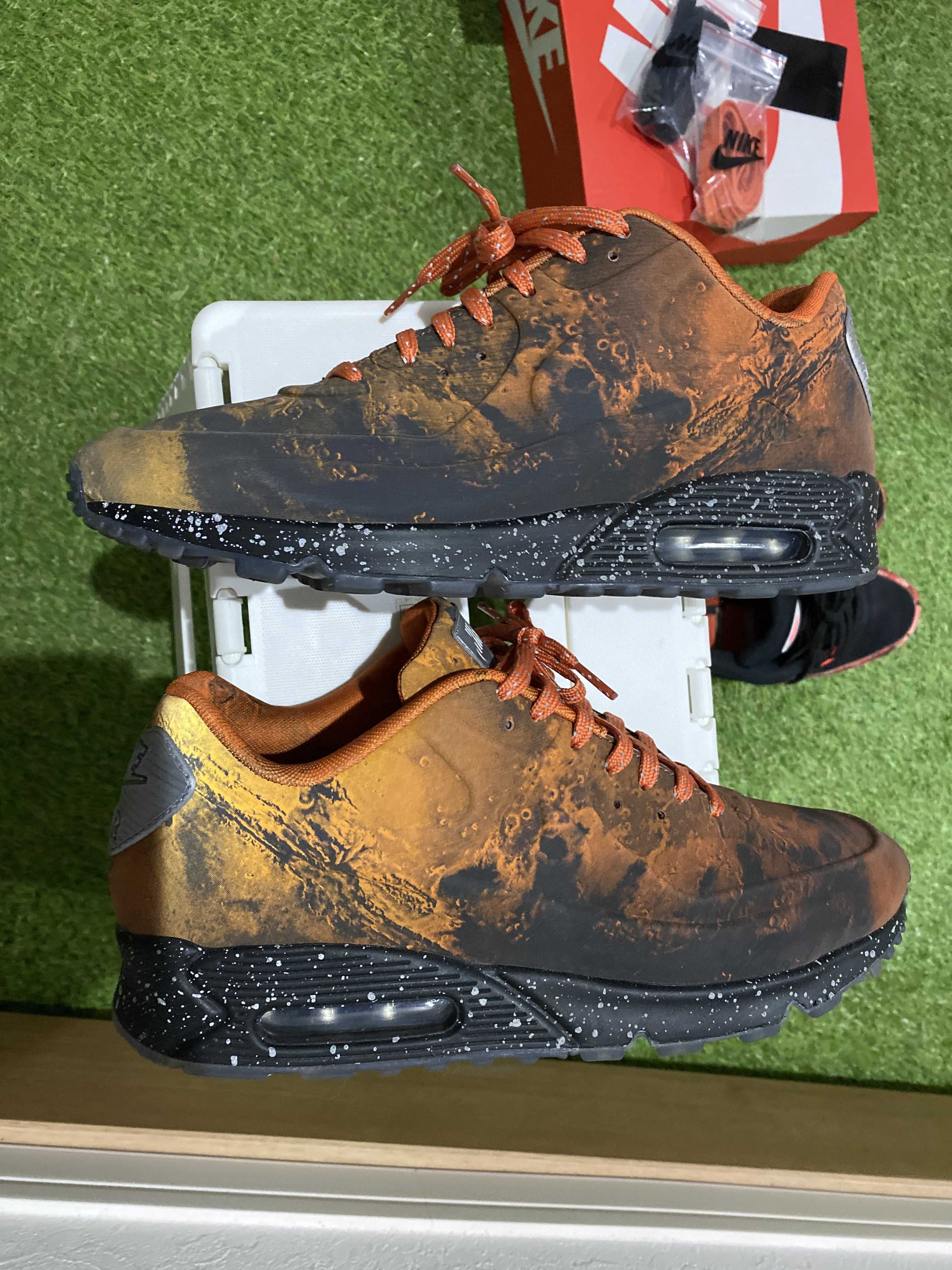 NIKE AIR MAX 90 QS "MARS LANDING"
