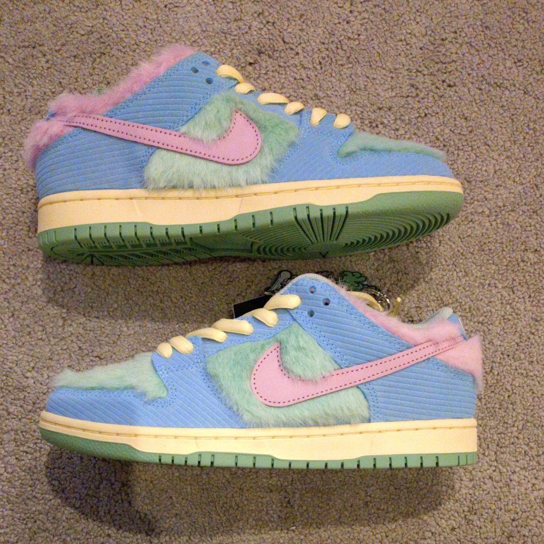 VERDY × Nike SB Dunk Low Pro QS "Visty/Blue Gaze and Enamel Green"