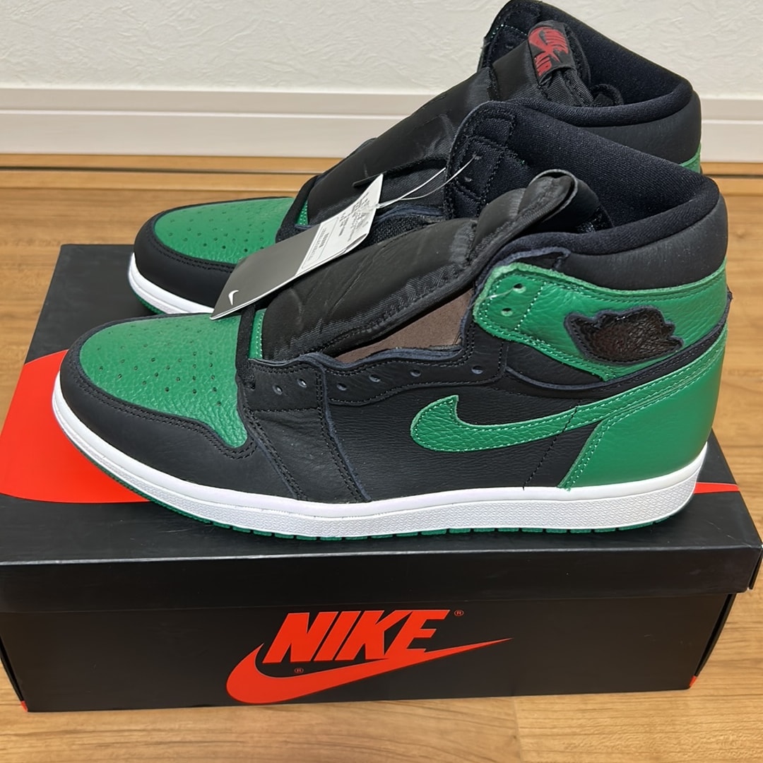 Nike Air Jordan 1 Retro High OG "Black/Pine Green" (2020)