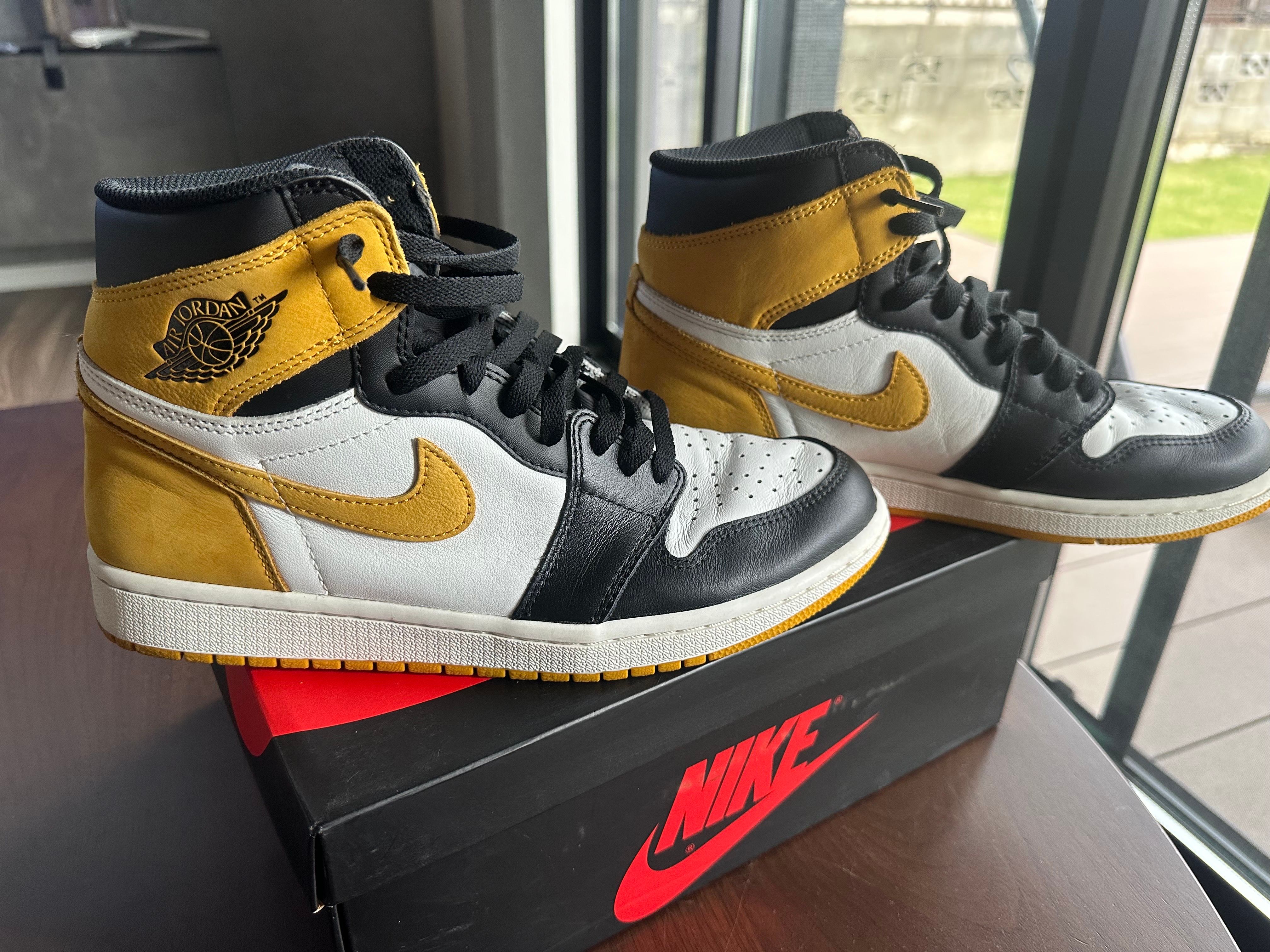 Nike Air Jordan 1 Retro High OG "Black Toe/Yellow Ochre"