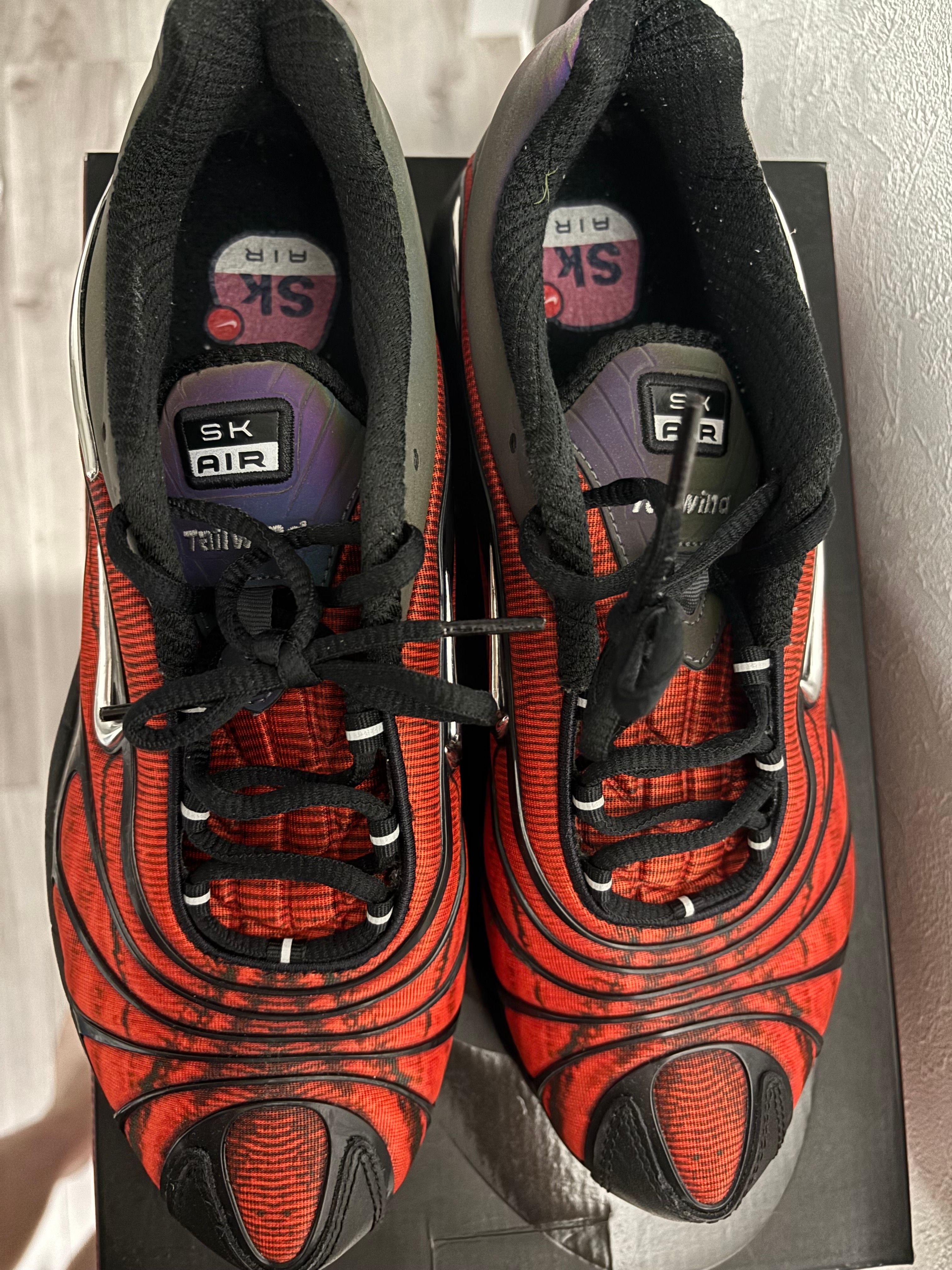 スケプタ × ナイキエアマックス テイルウィンド5 "ブラック/クロームレッド"