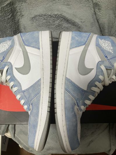 Nike Air Jordan 1 High OG "Hyper Royal"