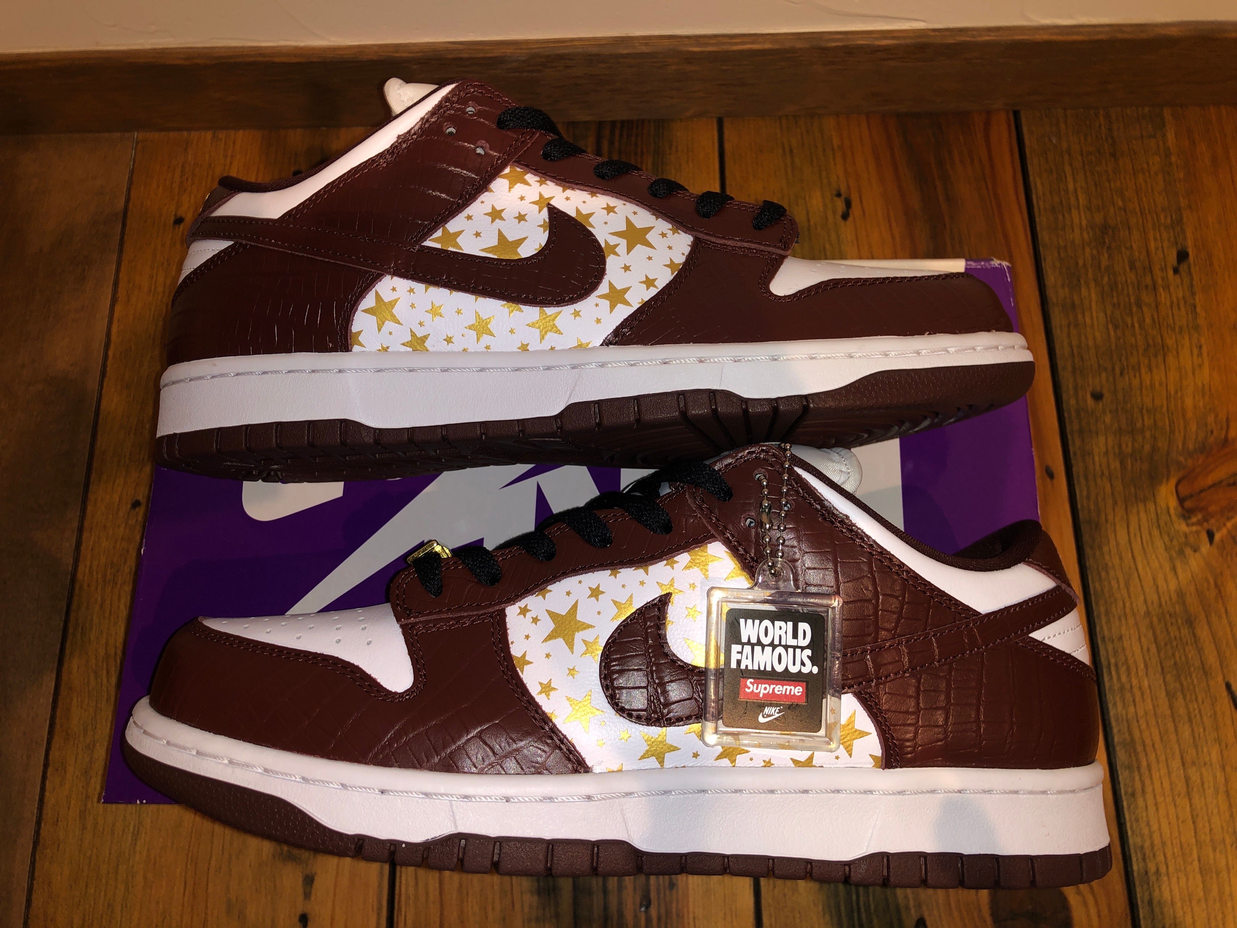 Supreme × Nike SB Dunk Low OG QS Gold Stars "White/Barkroot Brown"