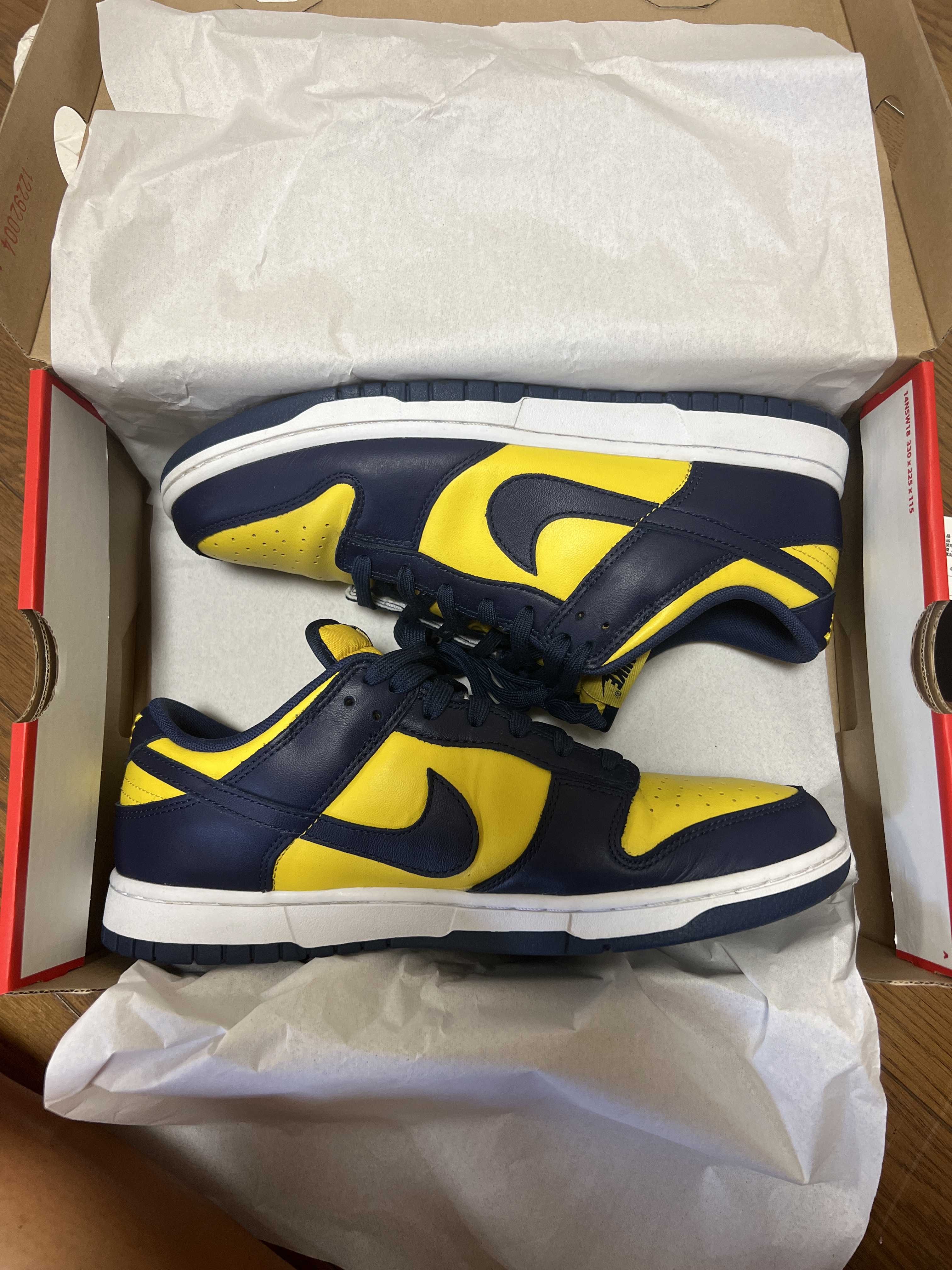 Nike Dunk Low "Michigan"