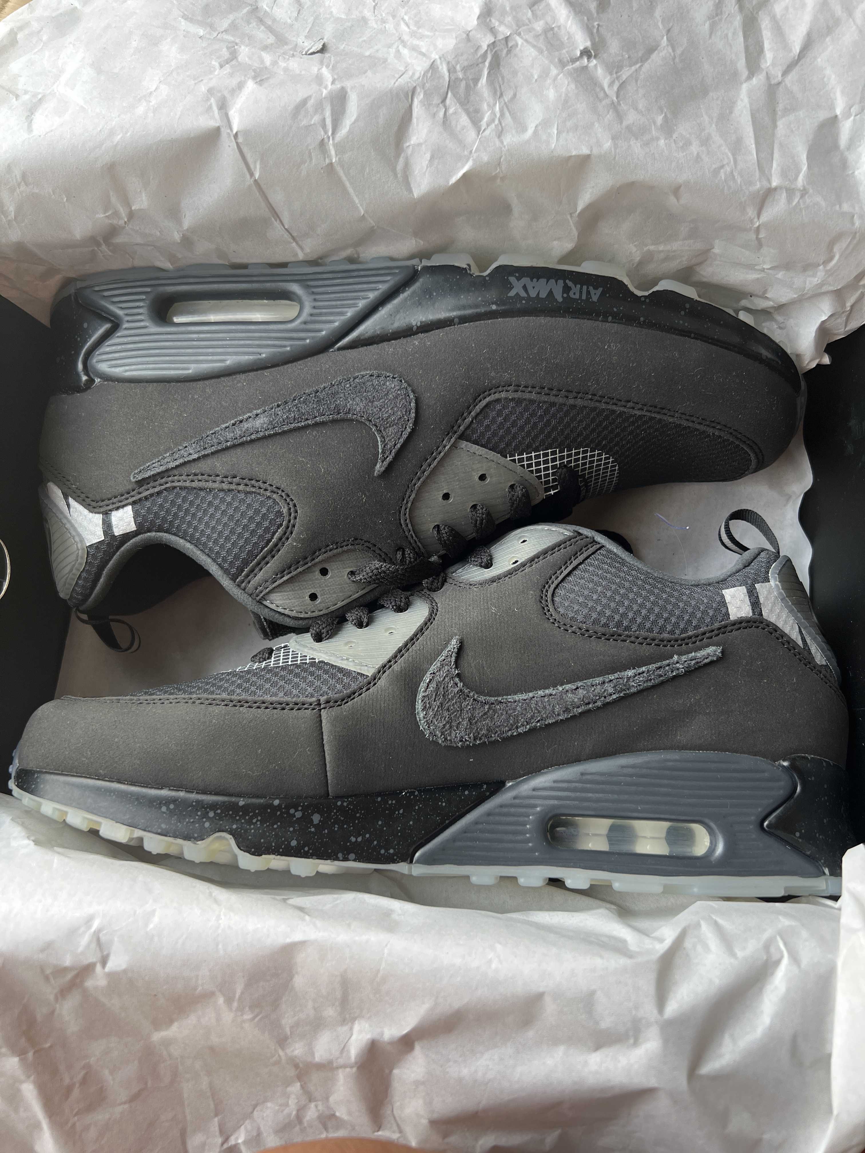 UNDEFEATED × Nike Air Max 90 "Black/Rush Pink"