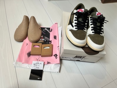 Travis Scott × Nike Air Jordan 1 Low OG SP "Reverse Olive"