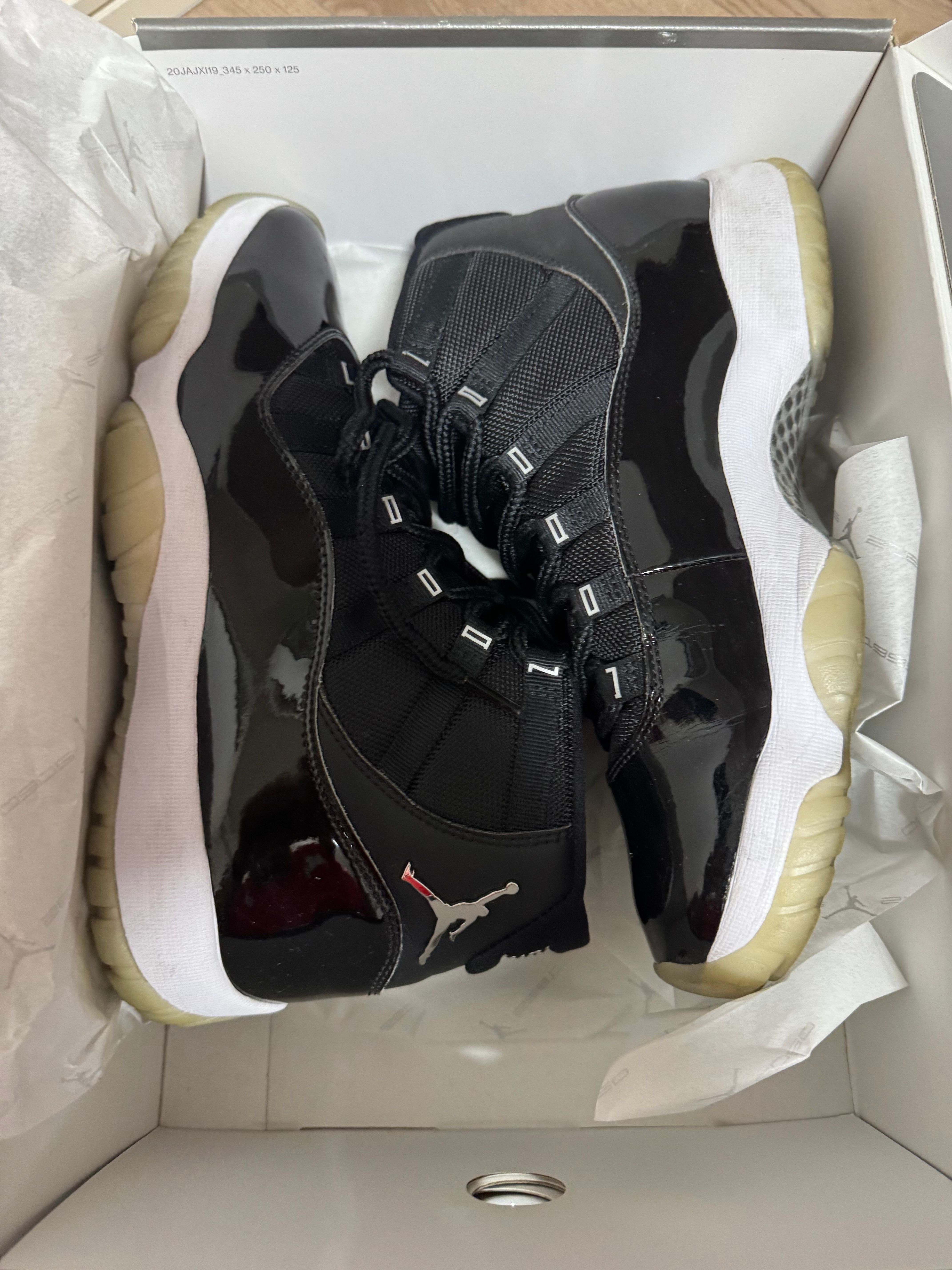 Nike Air Jordan 11 "Jubilee"