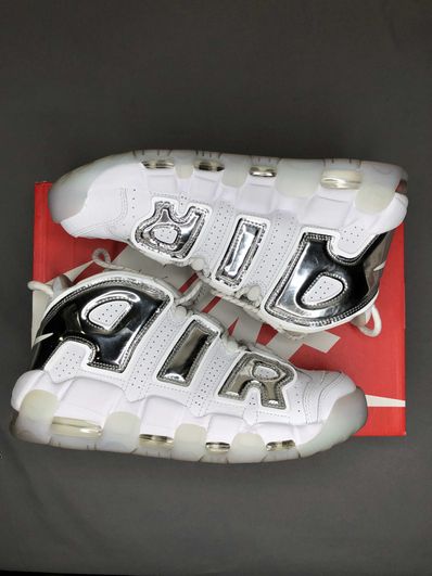 NIKE Women's AIR MORE UPTEMPO CHROME WHITE/SILVER