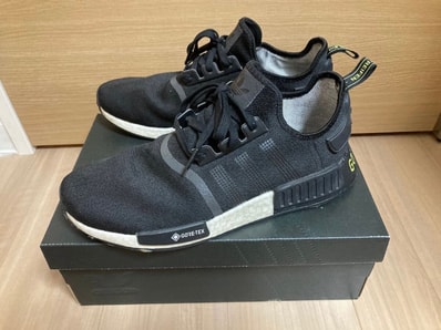 adidas NMD R1 Gore-tex "Core Black Solar Yellow"