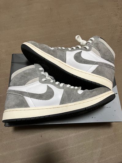 Nike Air Jordan 1 Retro High OG "Black and Smoke Grey"