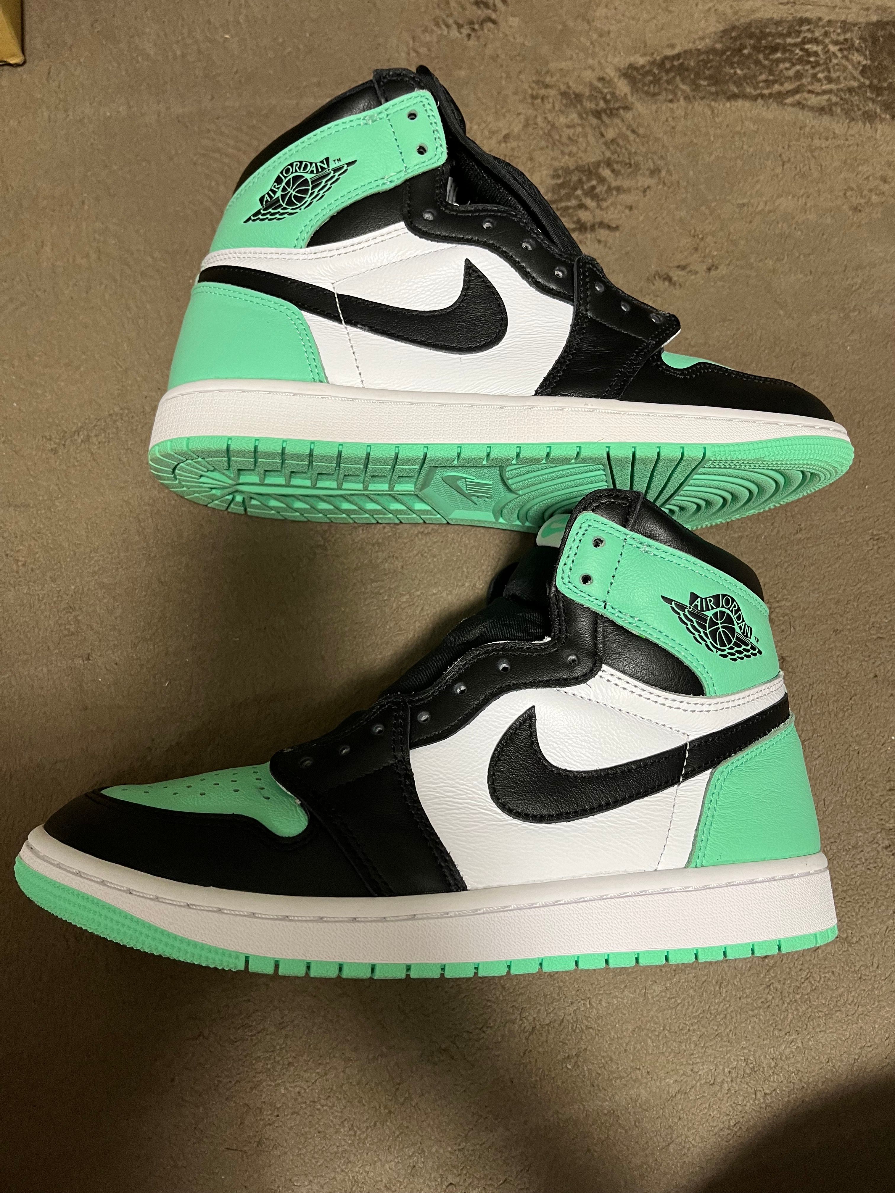 Nike Air Jordan 1 High OG "Green Glow"