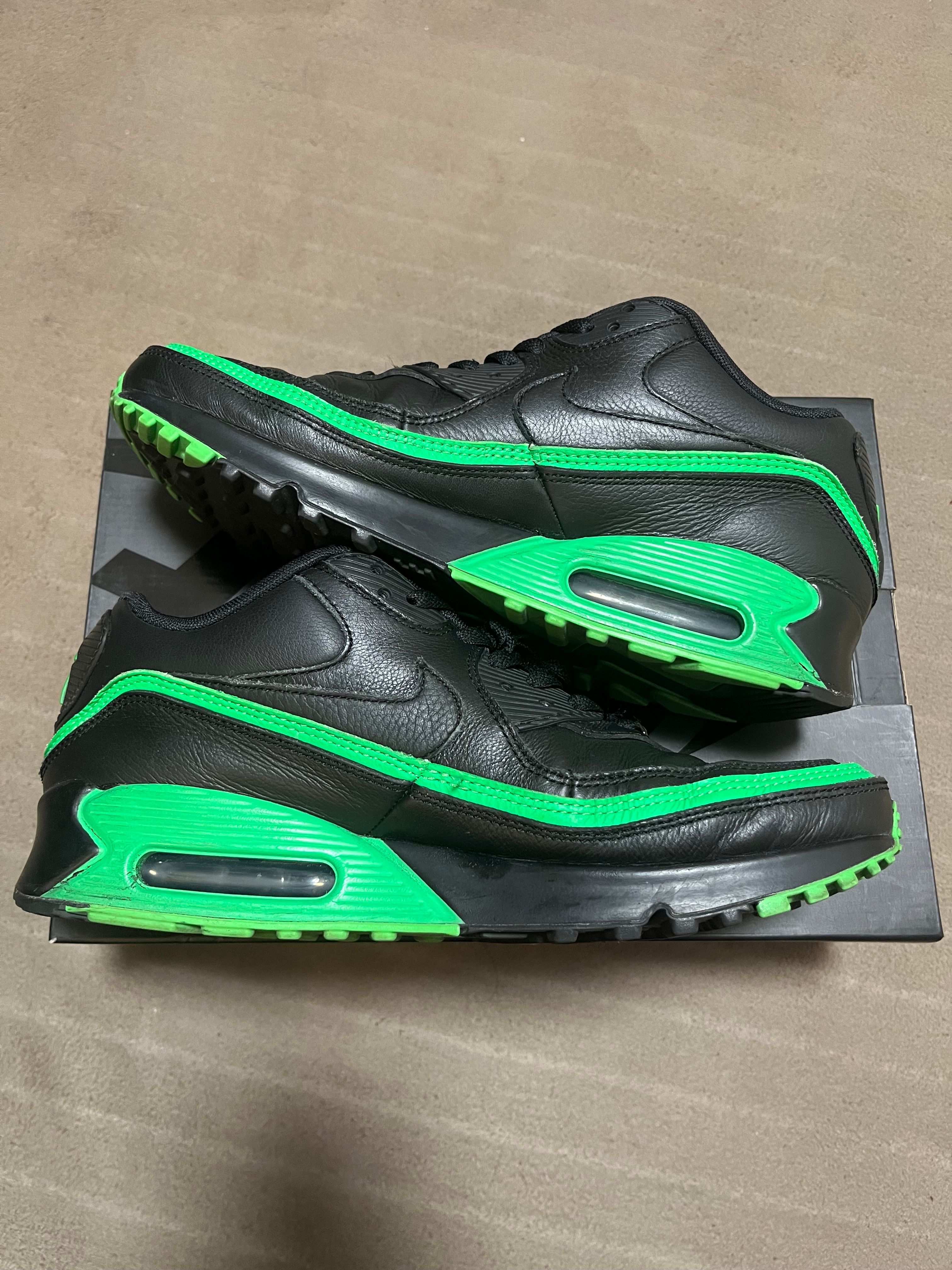 UNDEFEATED × Nike Air Max 90 