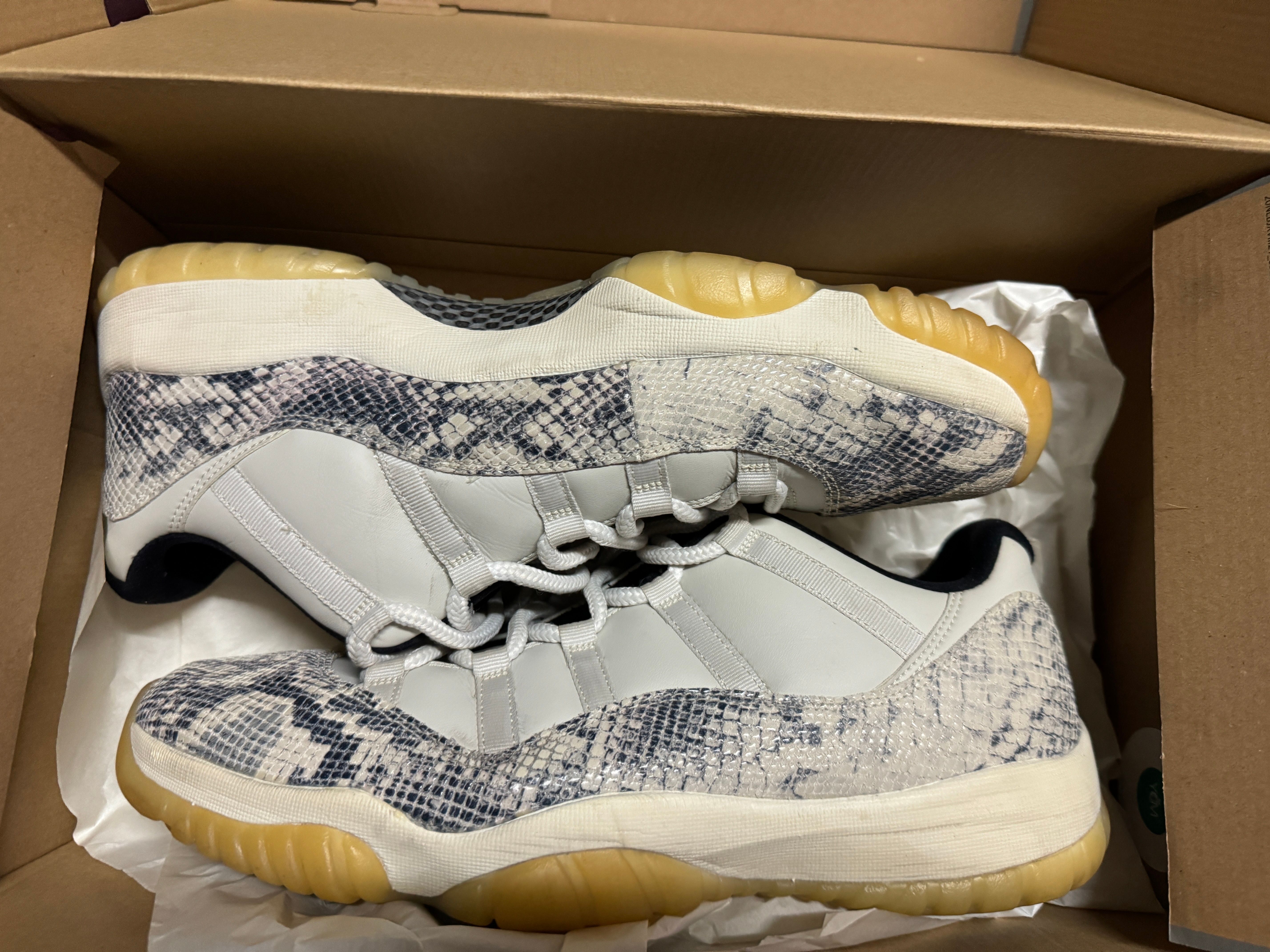 Nike Air Jordan 11 Low Snakeskin "Light Bone/University Red/Sail/Black"