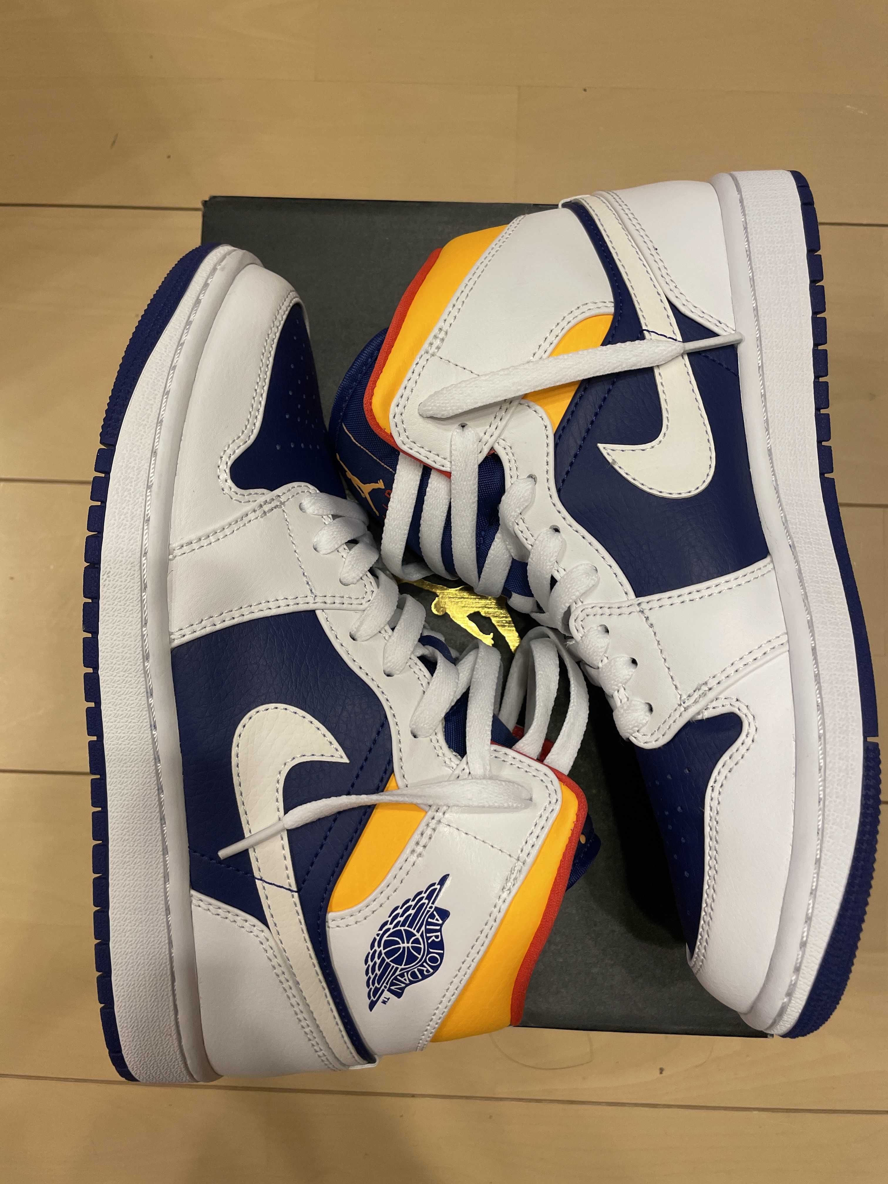 NIKE AIR JORDAN 1 MID "WHITE/NAVY/YELLOW"