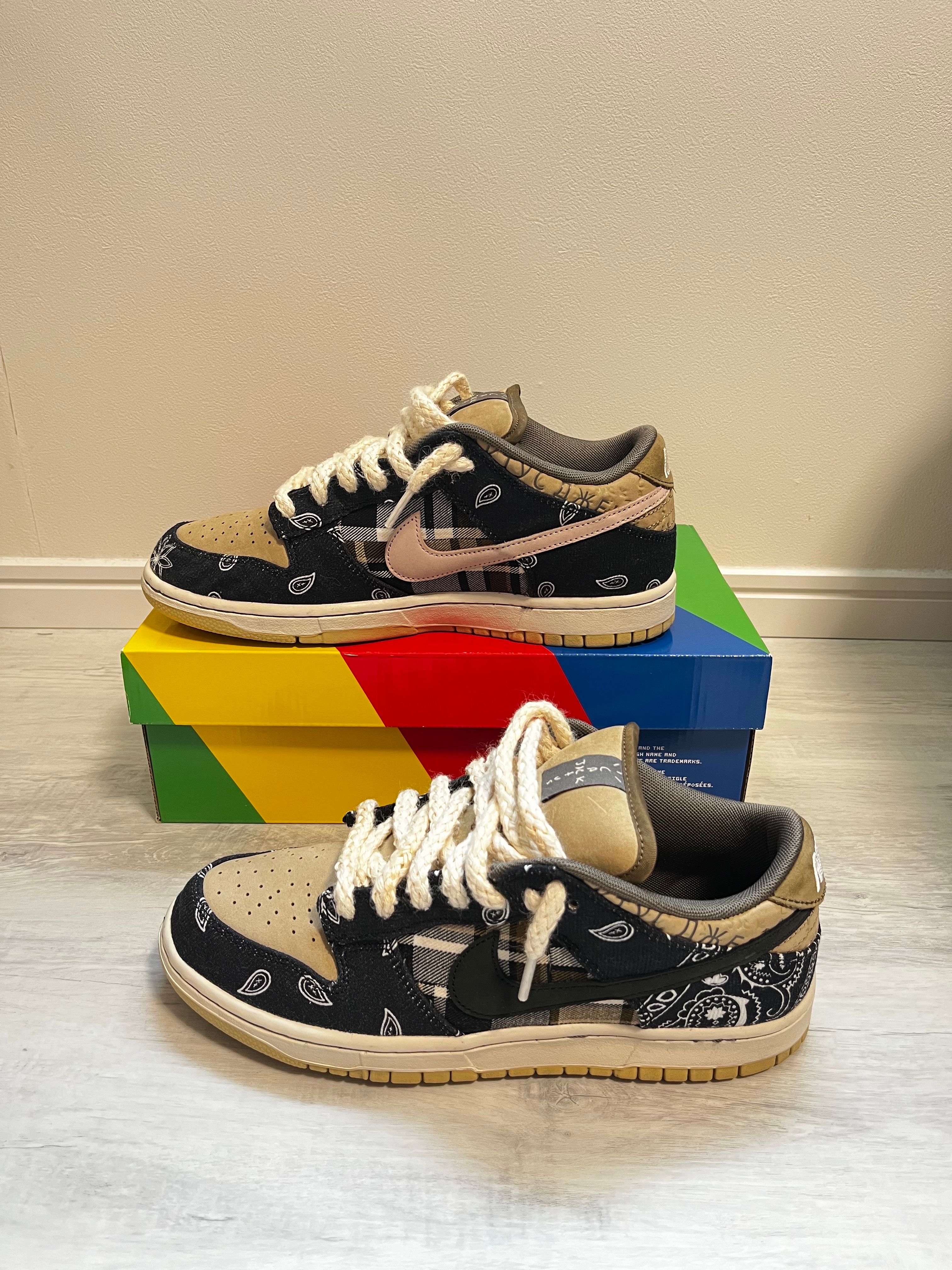 Travis Scott × Nike SB Dunk Low "Black/Parachute Beige"