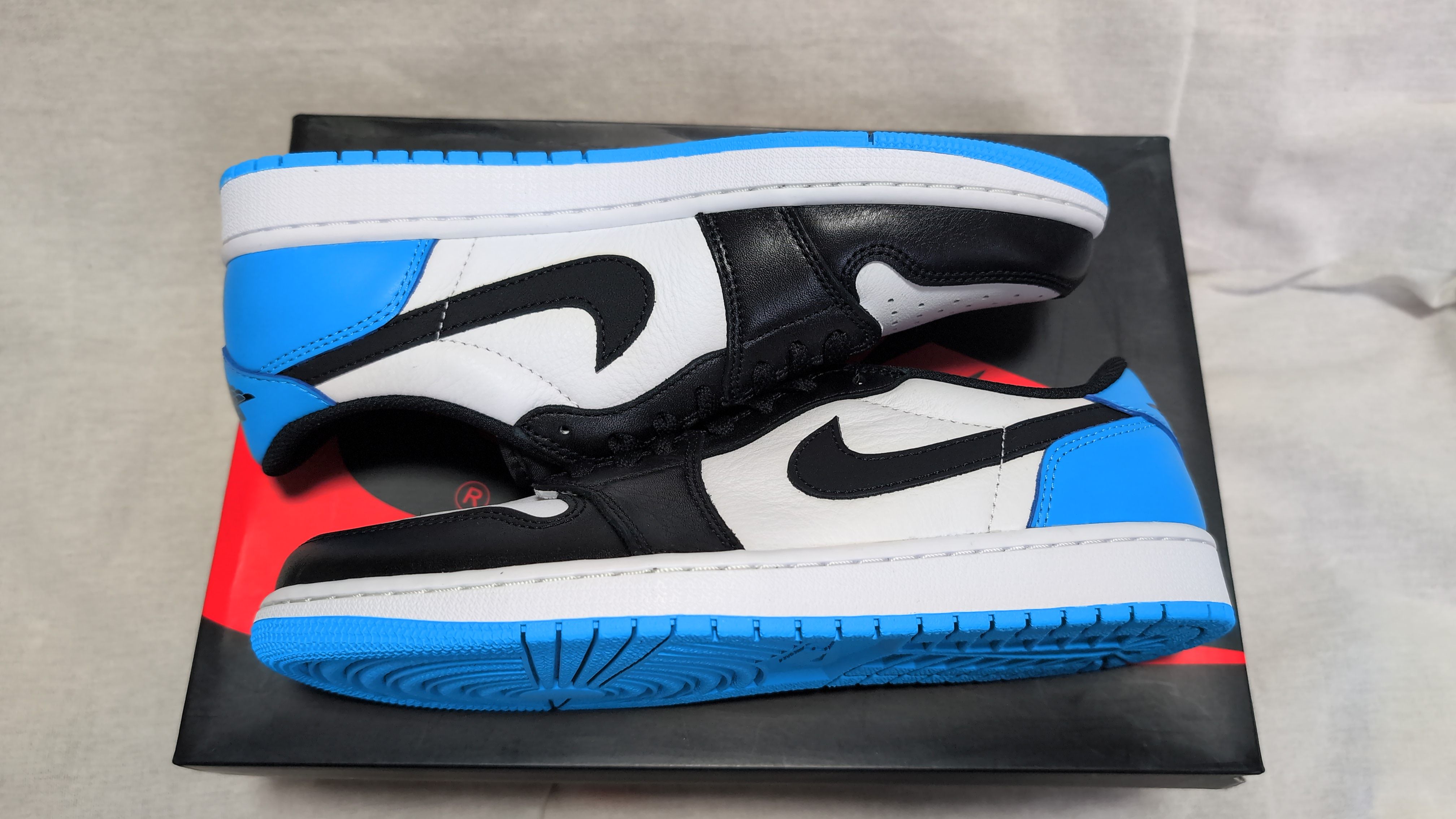 Nike Air Jordan 1 Low OG "Black and Dark Powder Blue/UNC"