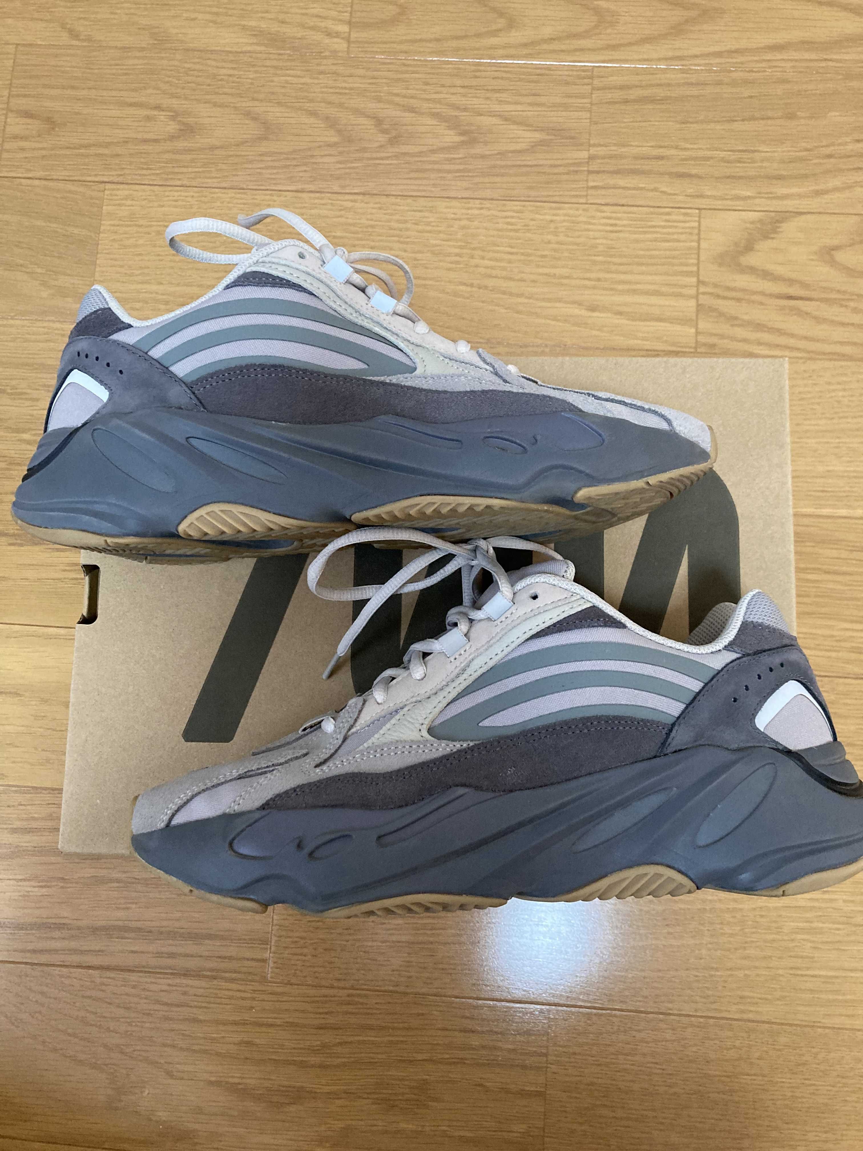 adidas YEEZY Boost 700 V2 "Tephra"