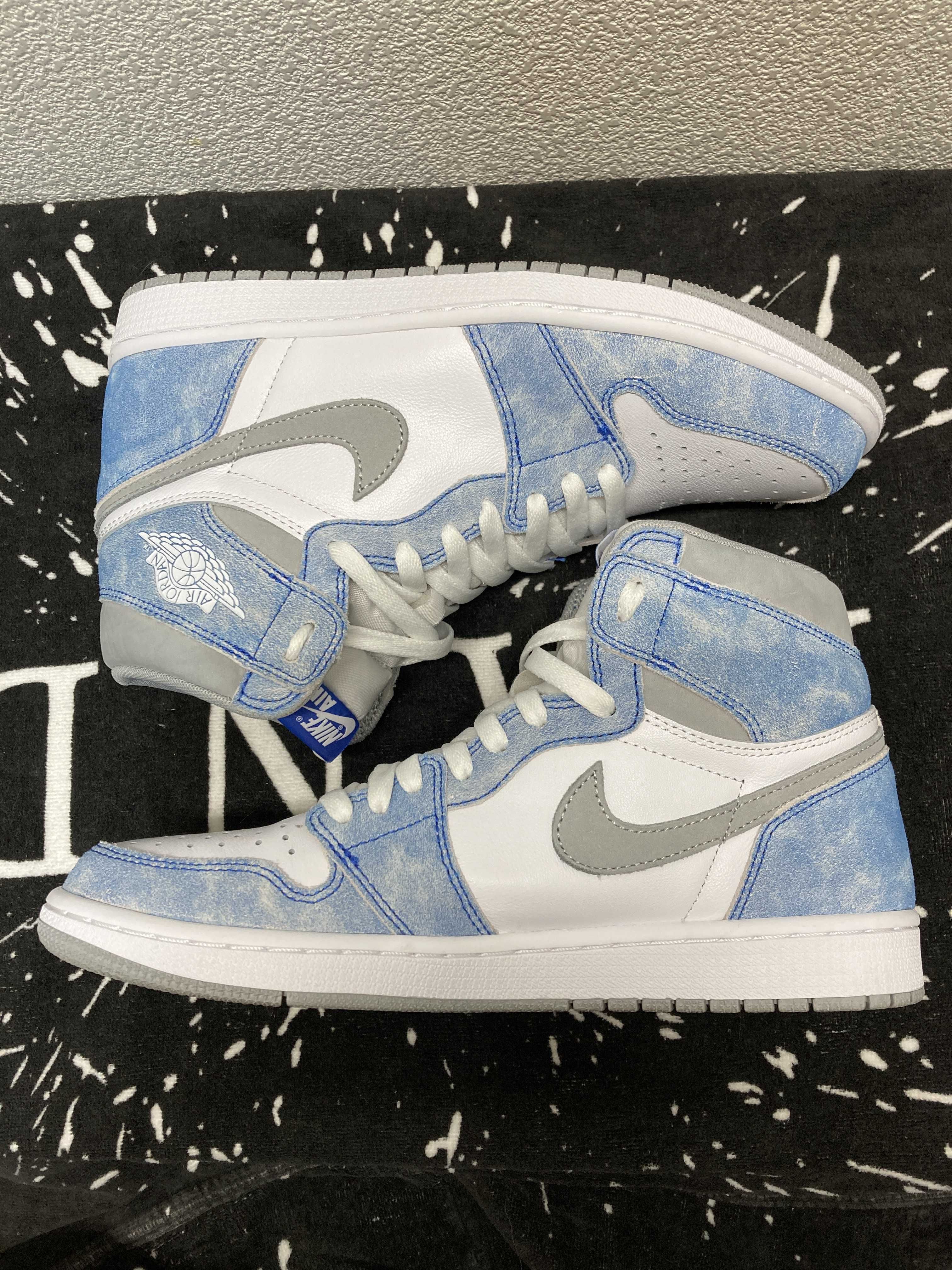 Nike Air Jordan 1 High OG "Hyper Royal"