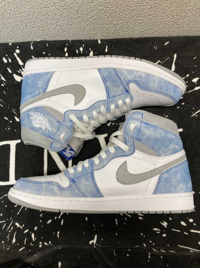 Nike Air Jordan 1 High OG "Hyper Royal"