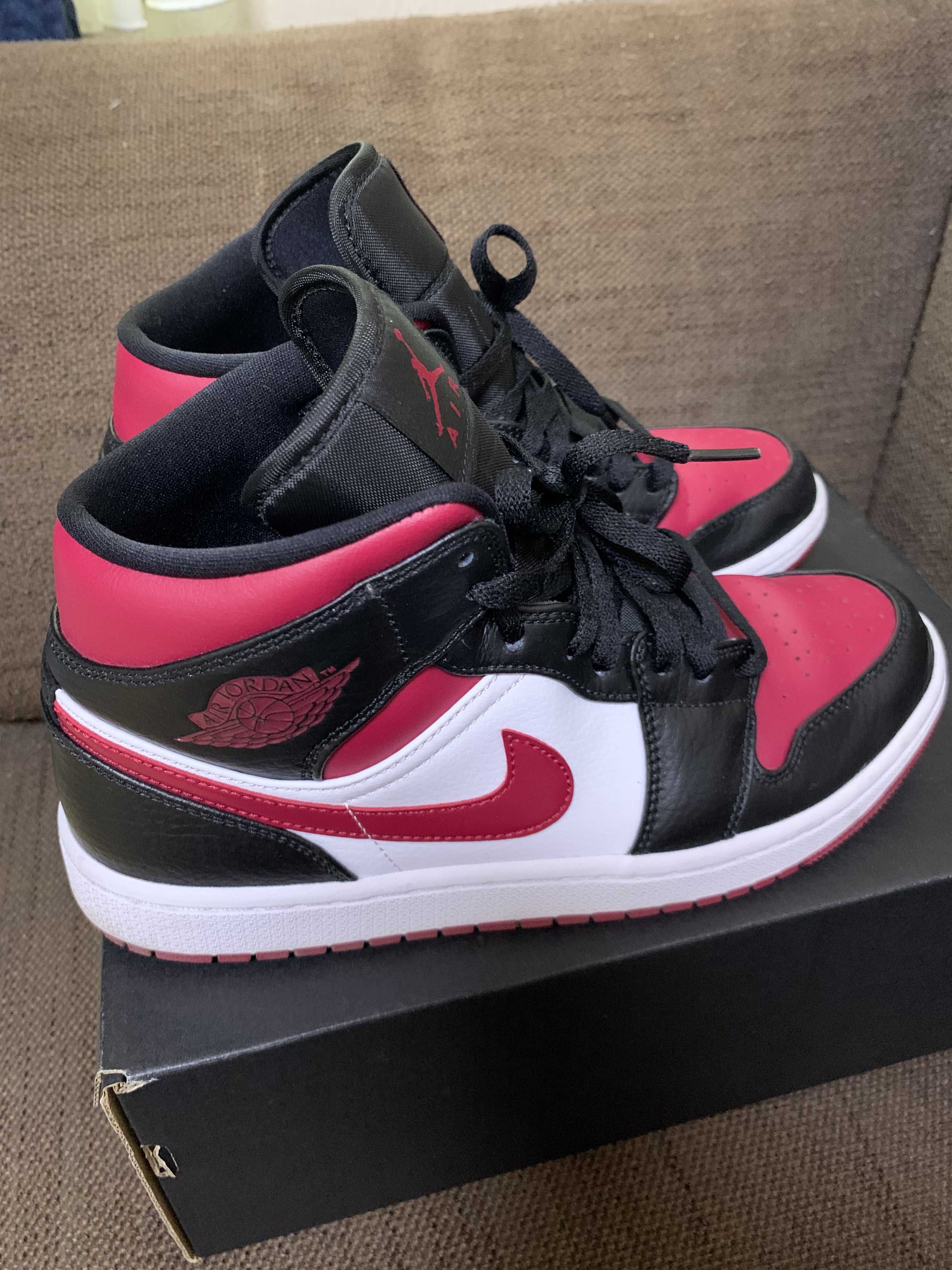 NIKE AIR JORDAN 1 MID "BLACK/RED/WHITE"