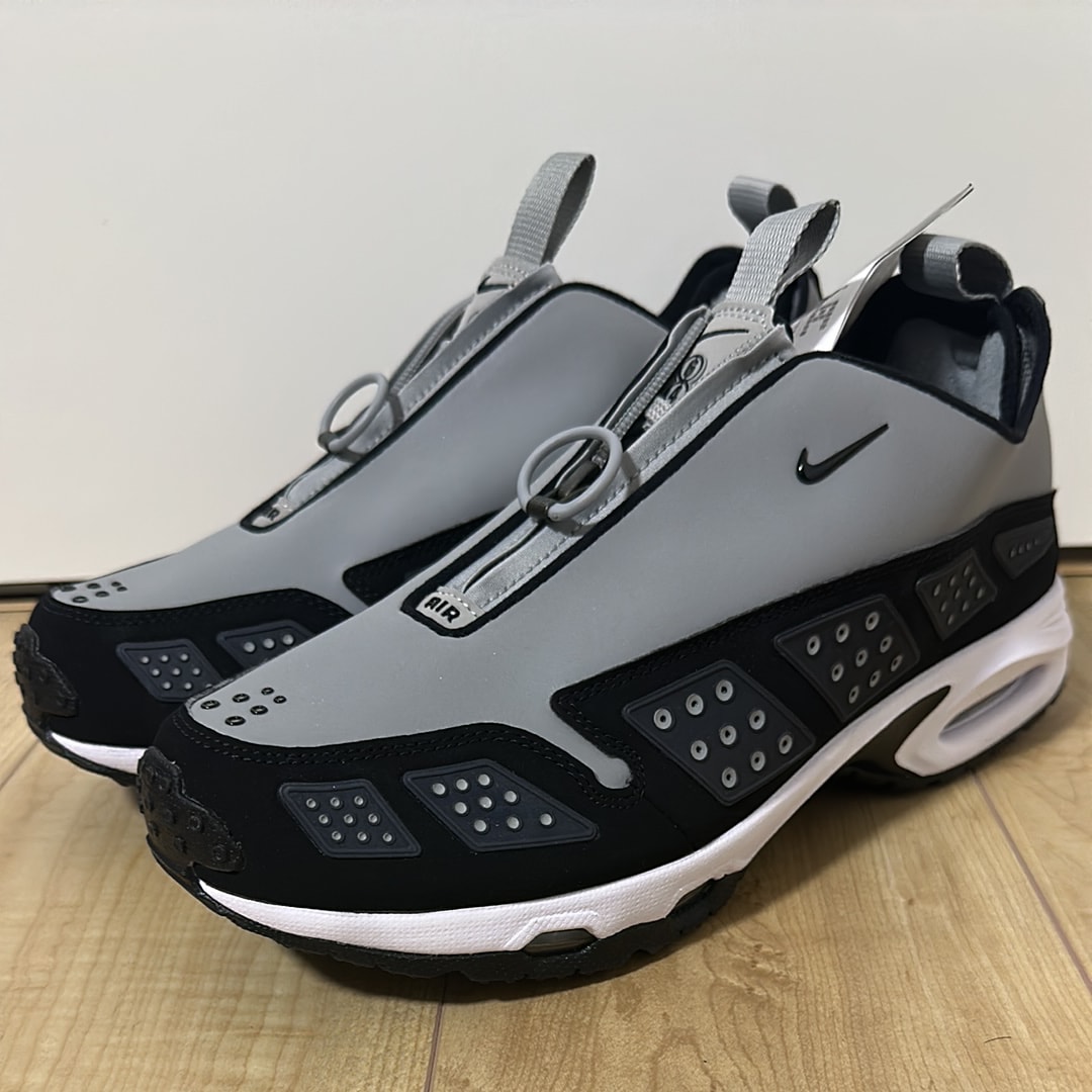 ナイキ ウィメンズ エアマックスサンダー "シルバー/アンスラサイト"