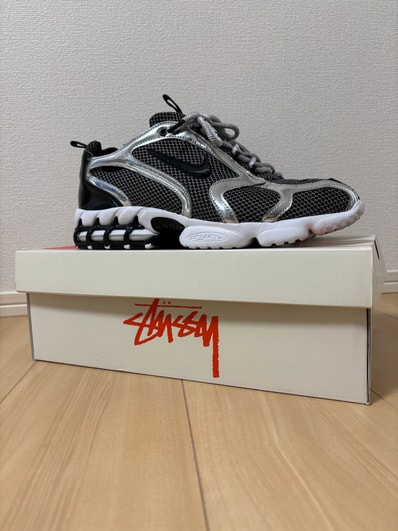 STUSSY × NIKE AIR ZOOM SPIRIDON CAGED "PURE PLATINUM/BLACK-WHITE"