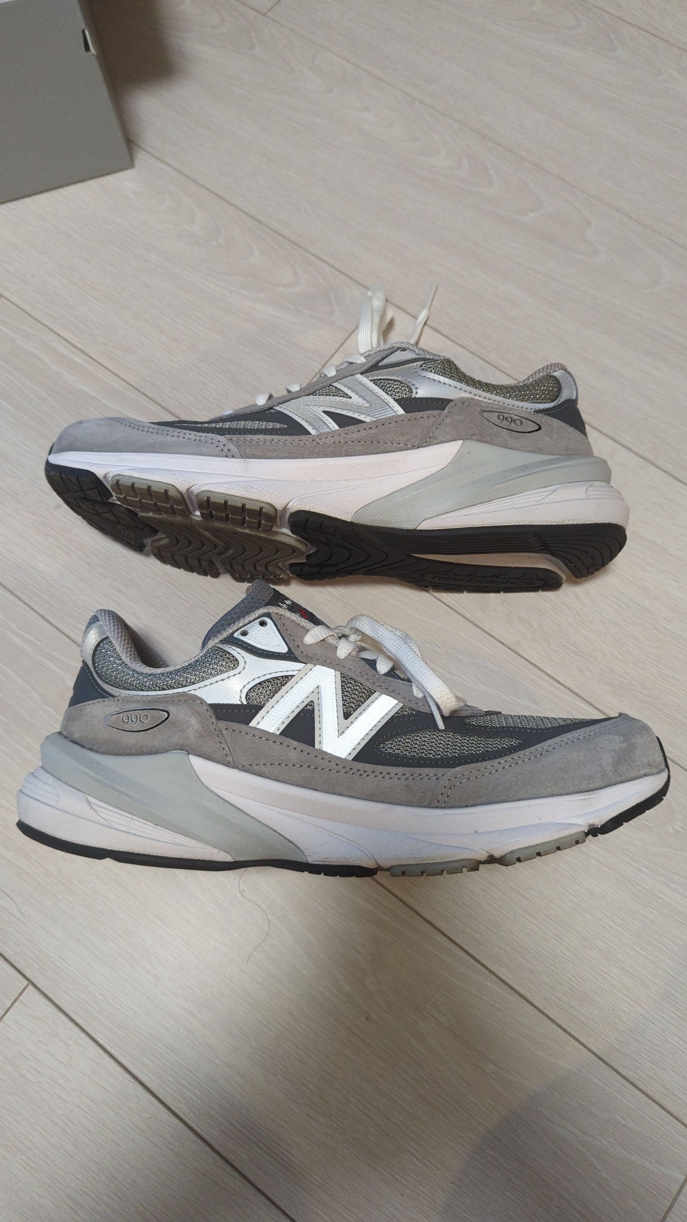 New Balance 990V6 "Gray" (Heel Logo NB)