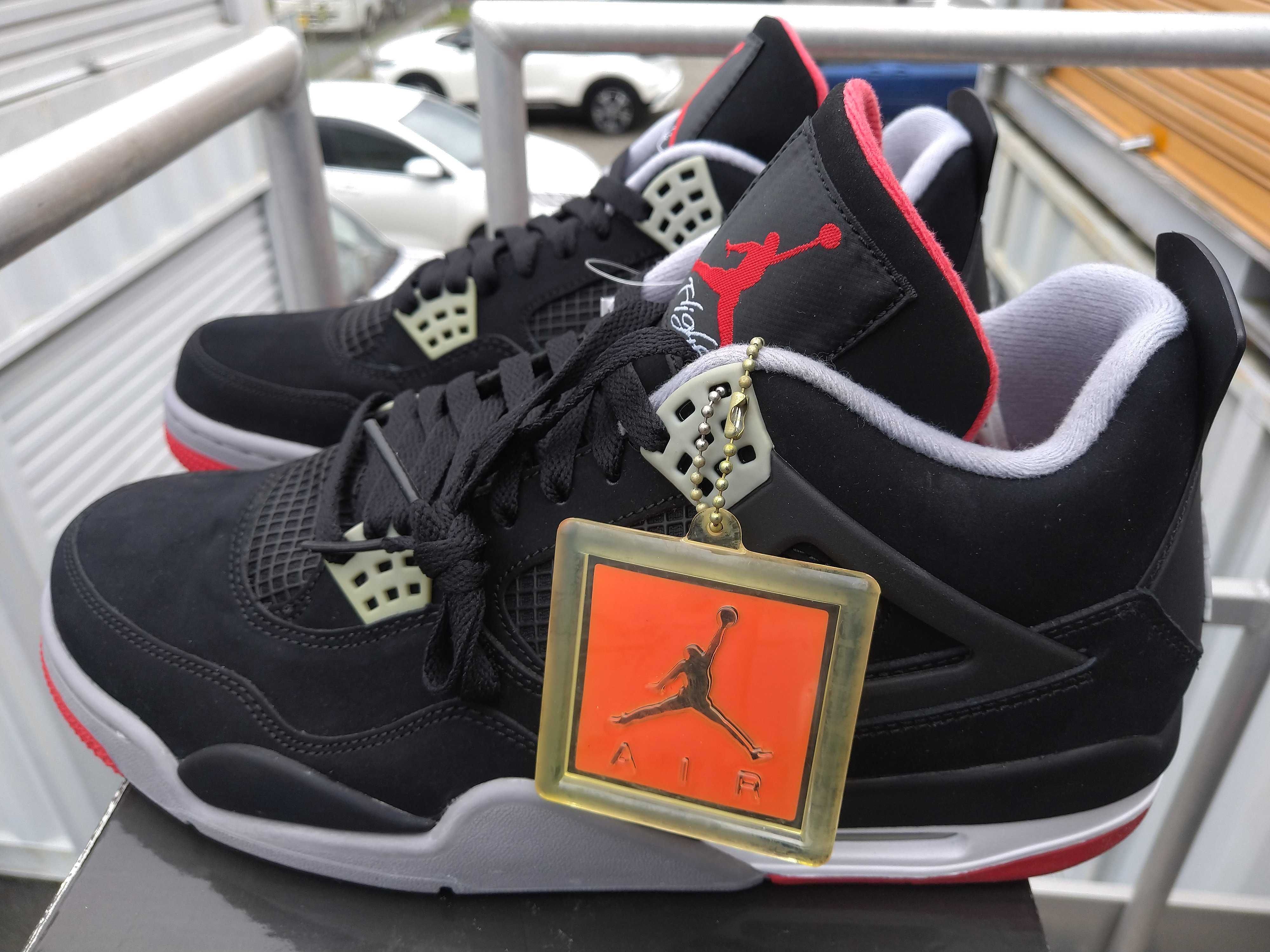 Nike Air Jordan 4 Retro "Black/Cement Grey/Fire Red" (2012)