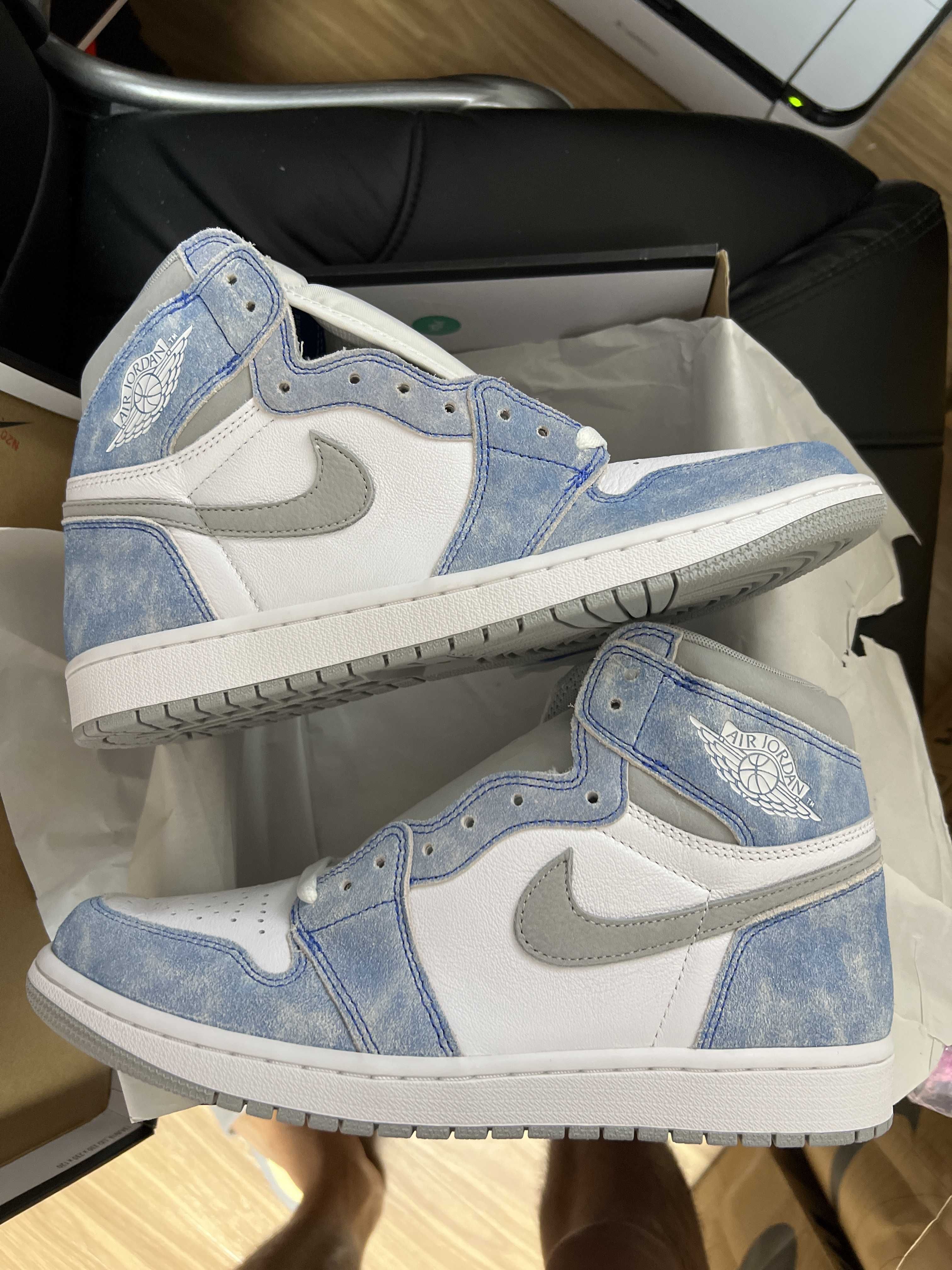 Nike Air Jordan 1 High OG "Hyper Royal"