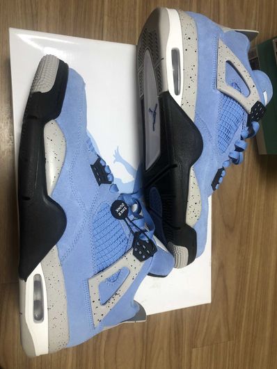 Nike Air Jordan 4 "University Blue"