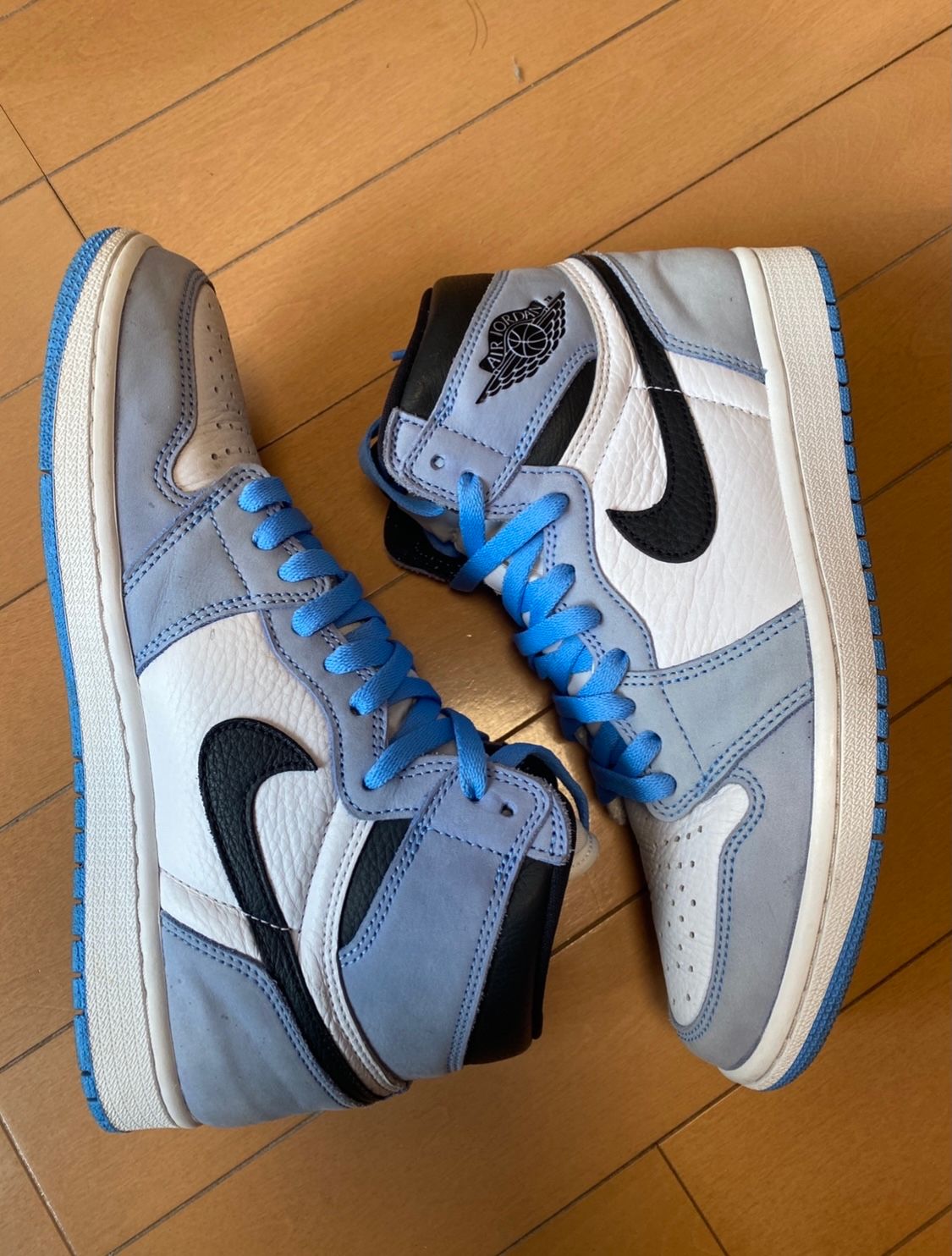Nike Air Jordan 1 High OG "University Blue"