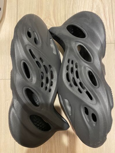 adidas YEEZY Foam Runner "Onyx"