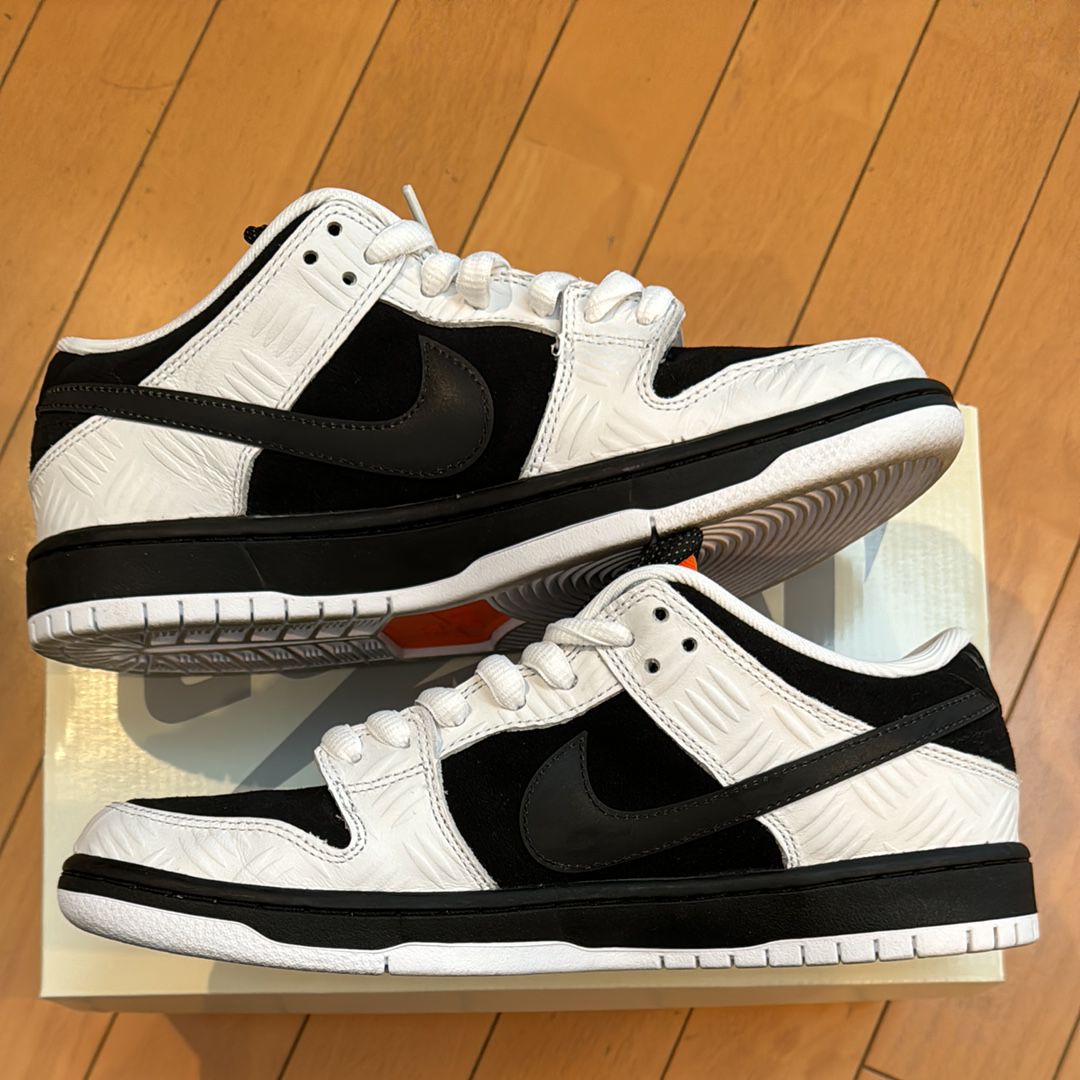 TIGHTBOOTH × Nike SB Dunk Low Pro QS "Black and White"